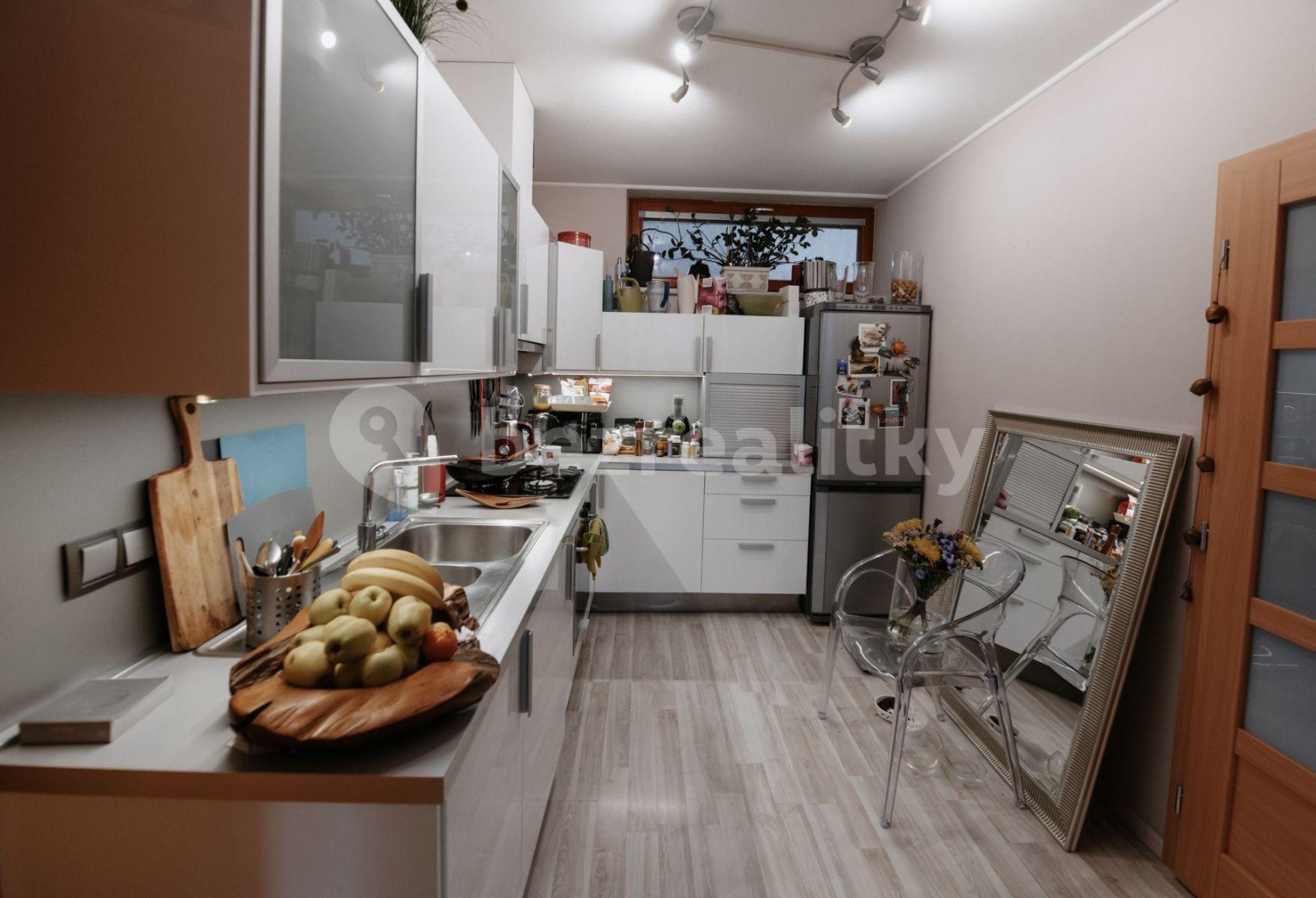 Pronájem bytu 3+kk 75 m², U Stanice, Praha, Praha