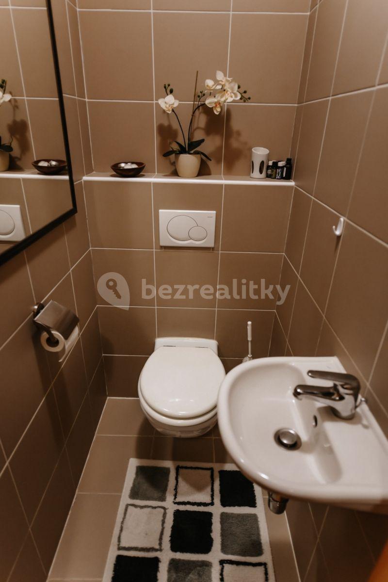 Pronájem bytu 3+kk 75 m², U Stanice, Praha, Praha