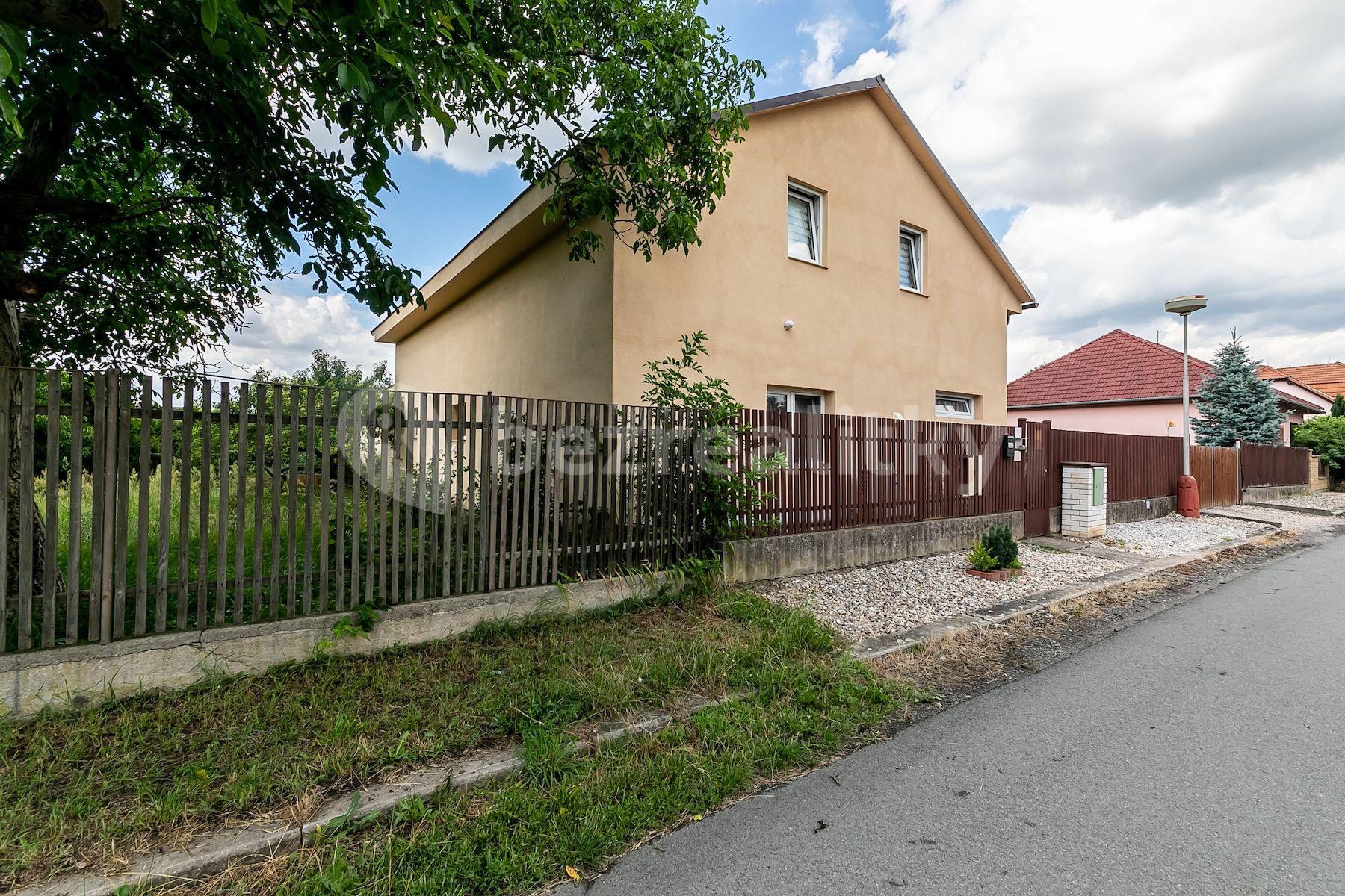 Prodej domu 320 m², pozemek 1.032 m², Luční, Tišice, Středočeský kraj