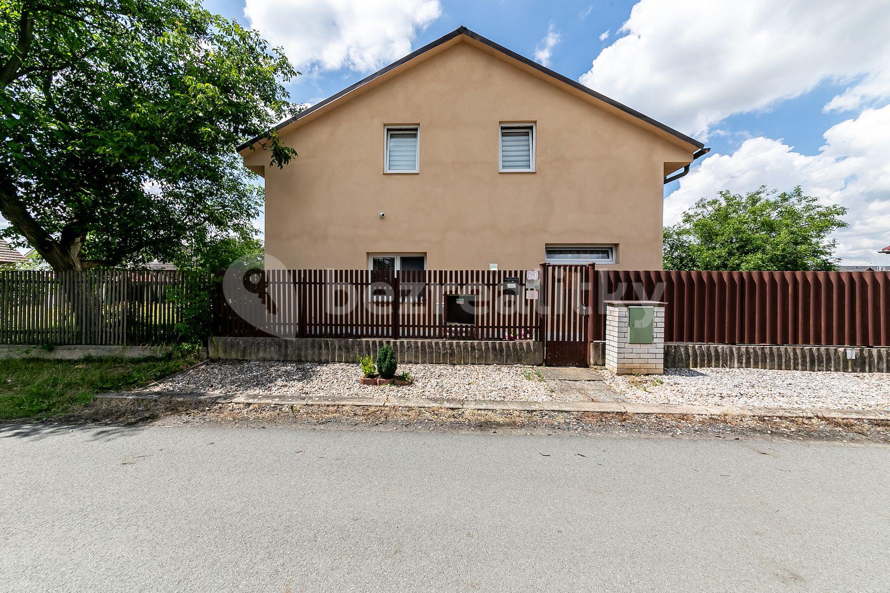 Prodej domu 320 m², pozemek 1.032 m², Luční, Tišice, Středočeský kraj