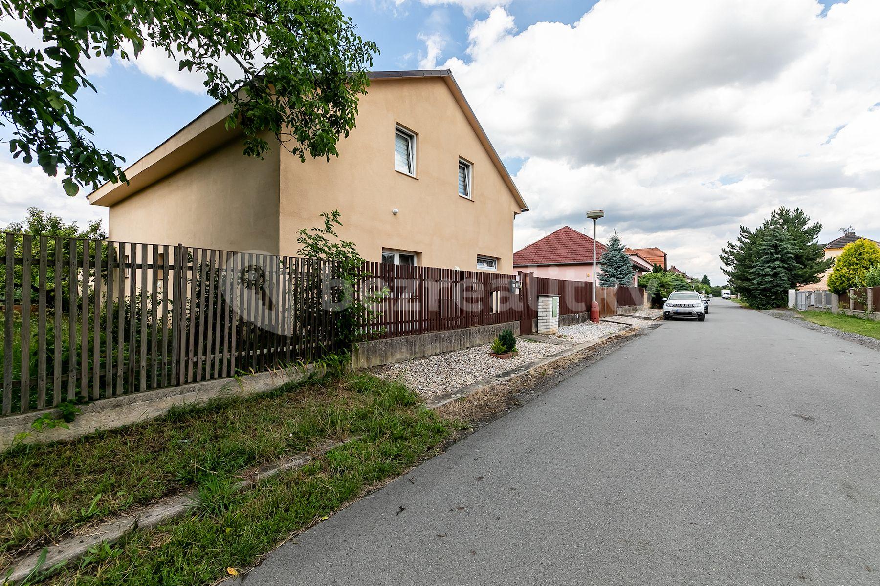 Prodej domu 320 m², pozemek 1.032 m², Luční, Tišice, Středočeský kraj