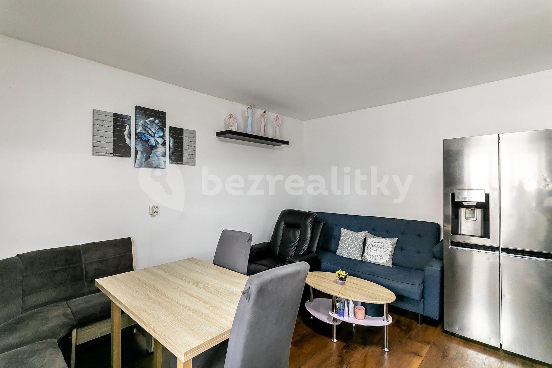 Prodej domu 320 m², pozemek 1.032 m², Luční, Tišice, Středočeský kraj