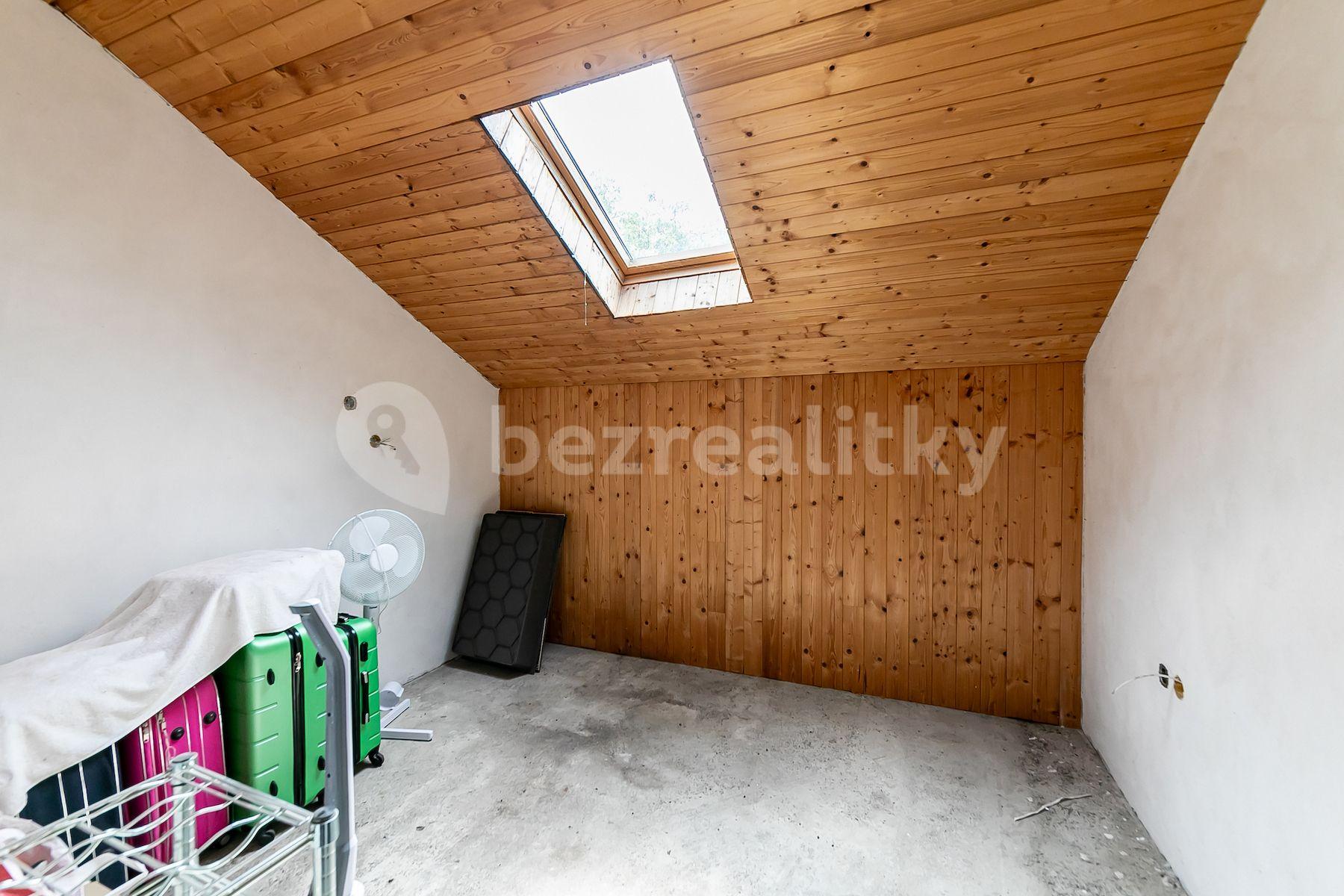 Prodej domu 320 m², pozemek 1.032 m², Luční, Tišice, Středočeský kraj