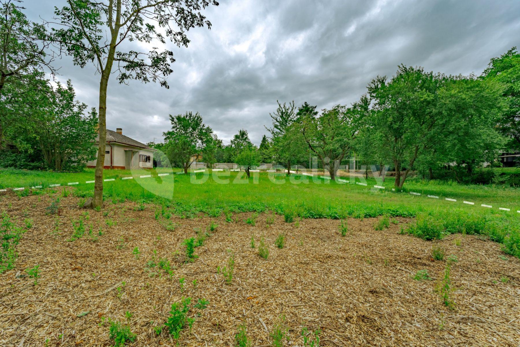 Prodej pozemku 1.009 m², Skorkov, Středočeský kraj