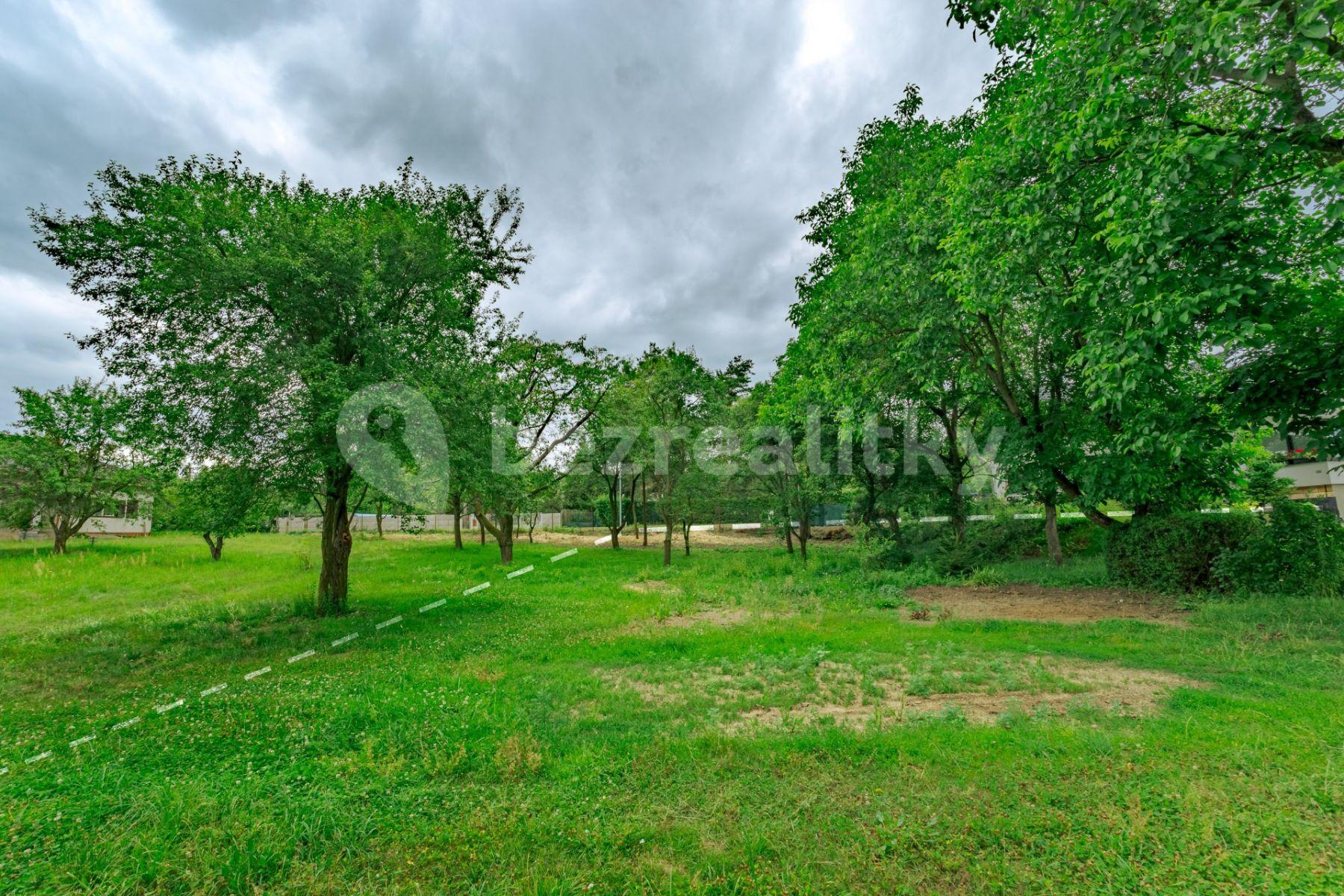 Prodej pozemku 1.065 m², Skorkov, Středočeský kraj