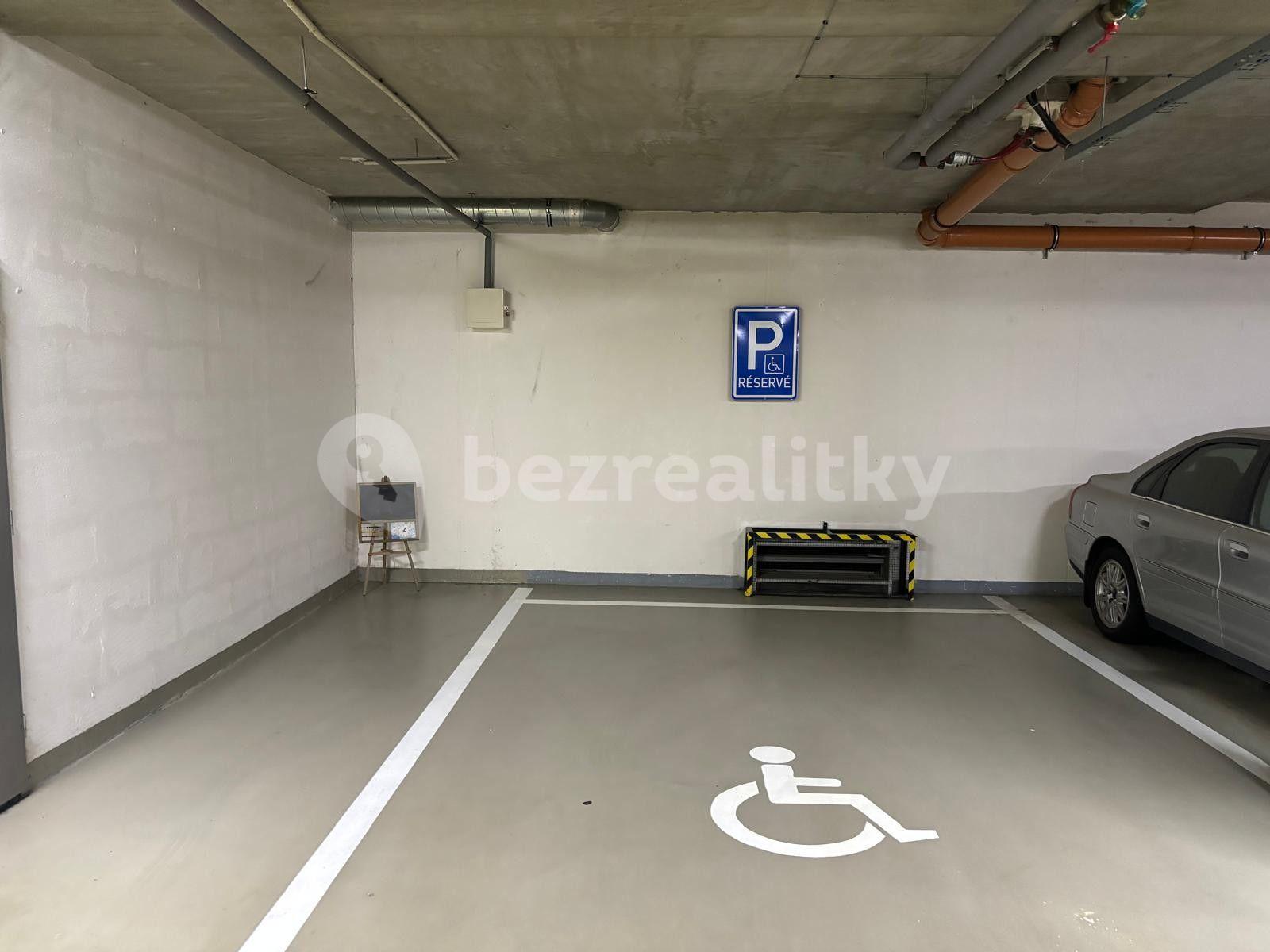 Pronájem garáže 18 m², Poděbradská, Praha, Praha