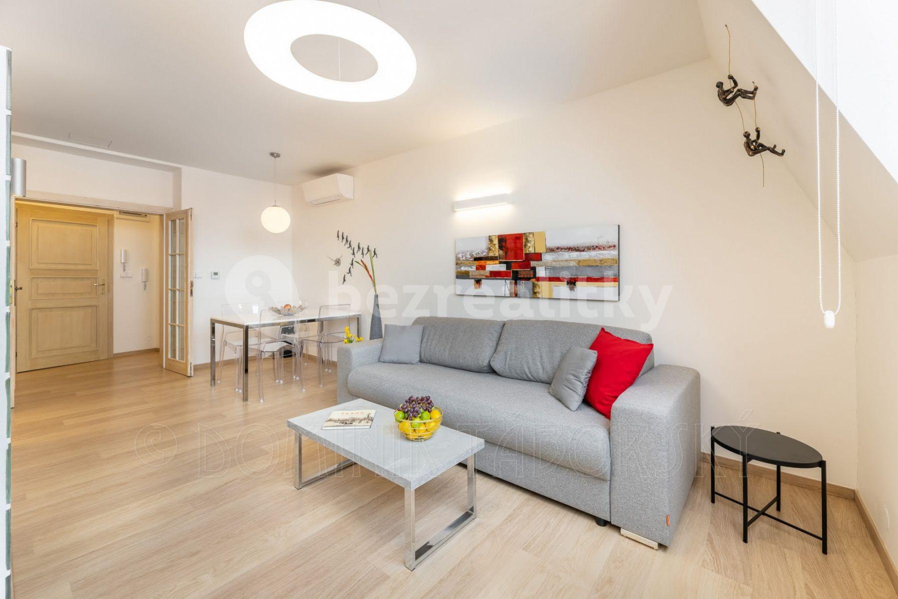 Pronájem bytu 1+1 45 m², Karlova, Praha, Praha