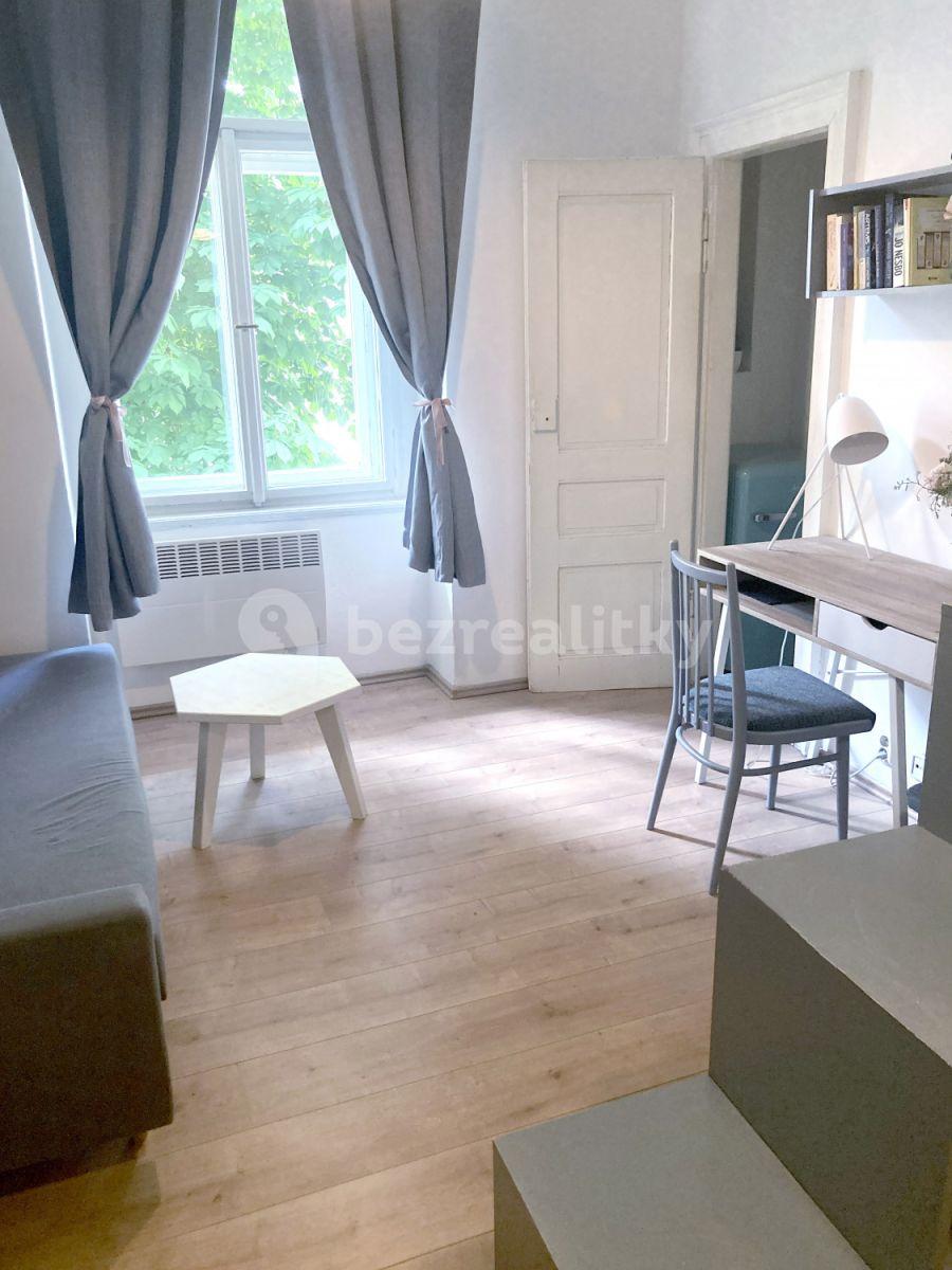 Pronájem bytu 1+kk 21 m², Bulharská, Praha, Praha