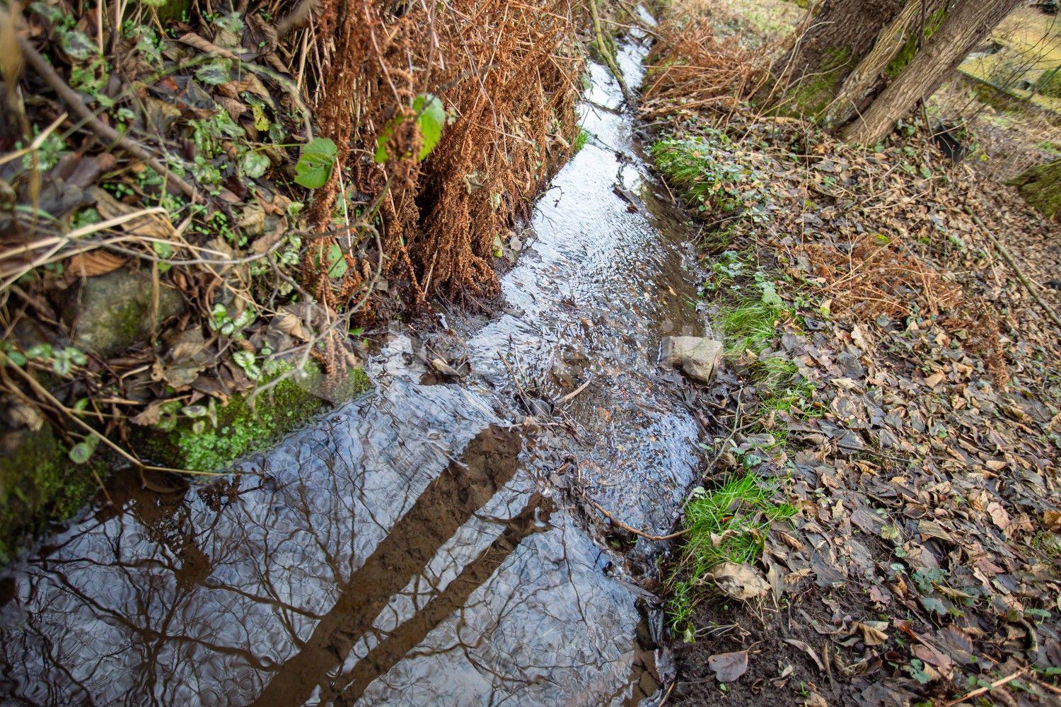 Prodej pozemku 1.644 m², Senohraby, Středočeský kraj