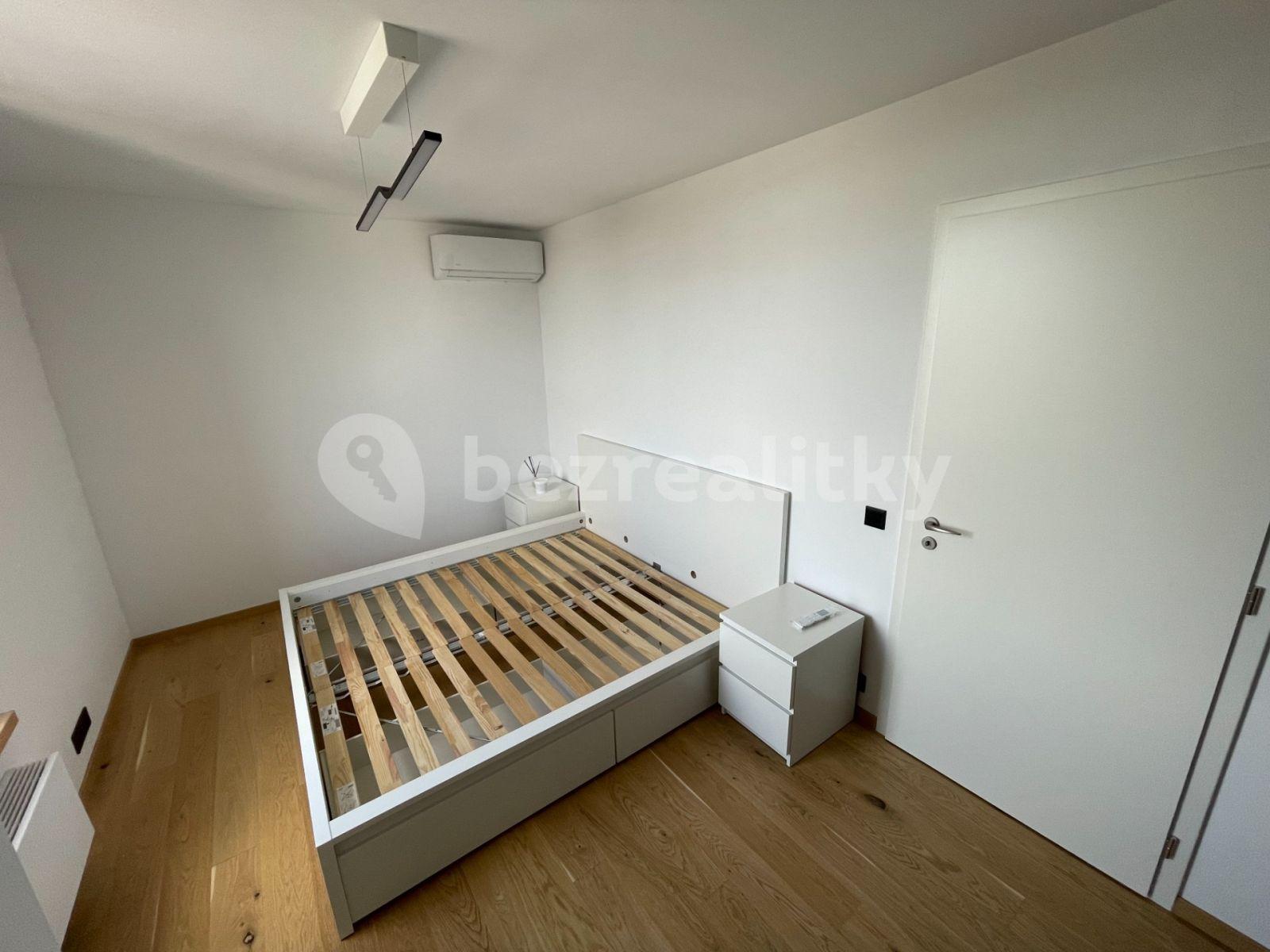 Pronájem bytu 2+1 60 m², Tomášikova, Nové Mesto, Bratislavský kraj