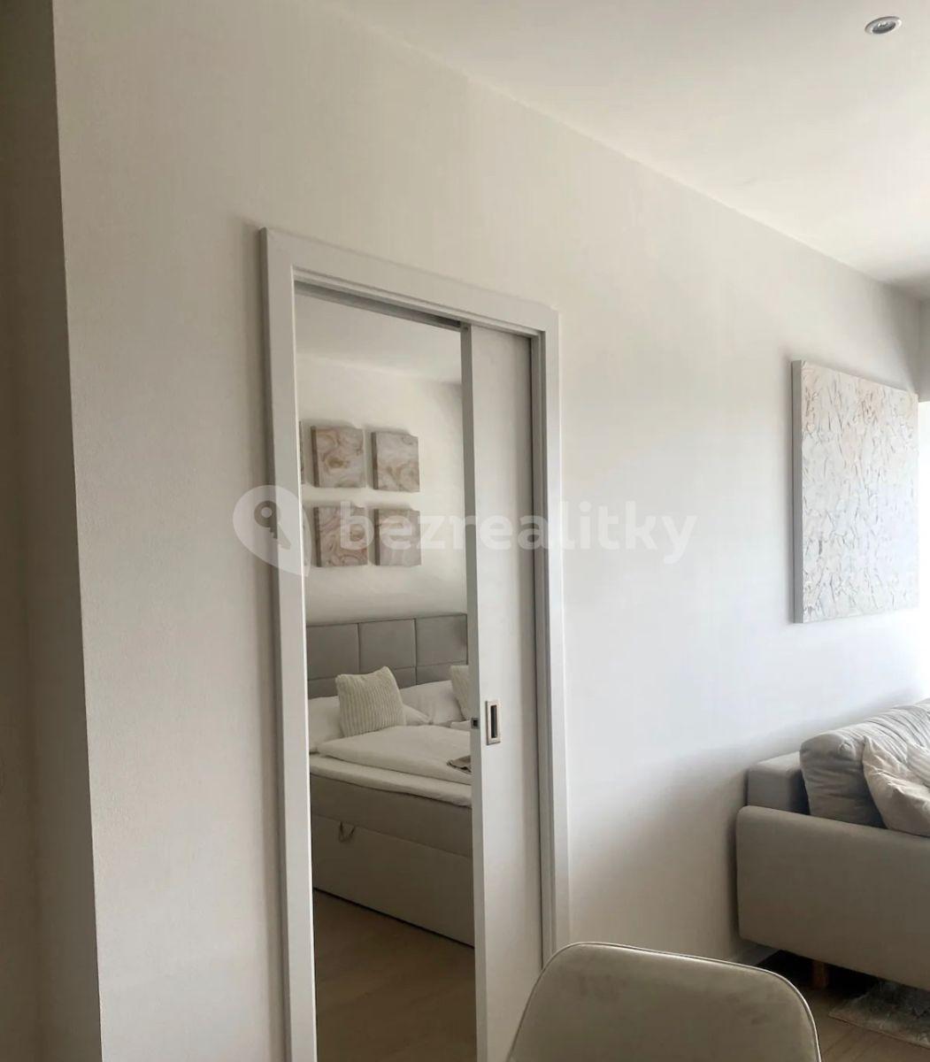 Pronájem bytu 2+kk 45 m², V Háji, Praha, Praha