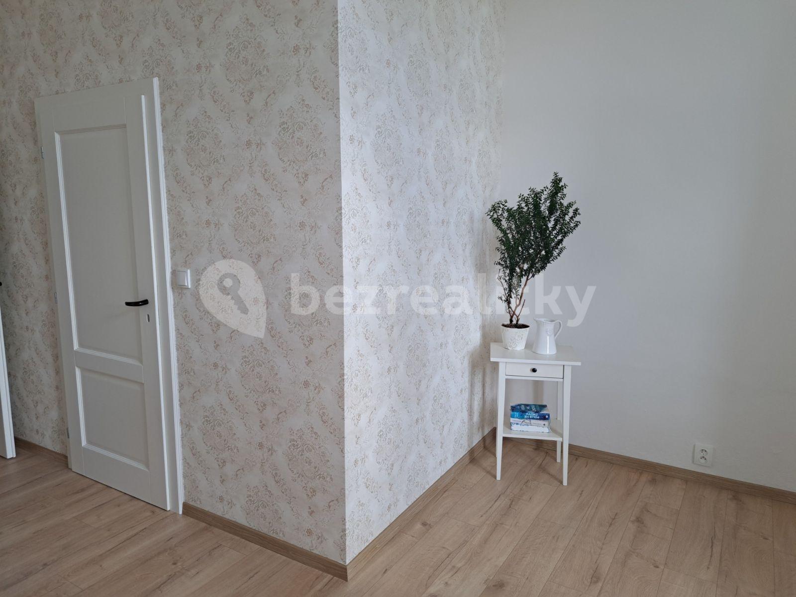 Pronájem bytu 2+kk 45 m², Hořiněves, Královéhradecký kraj