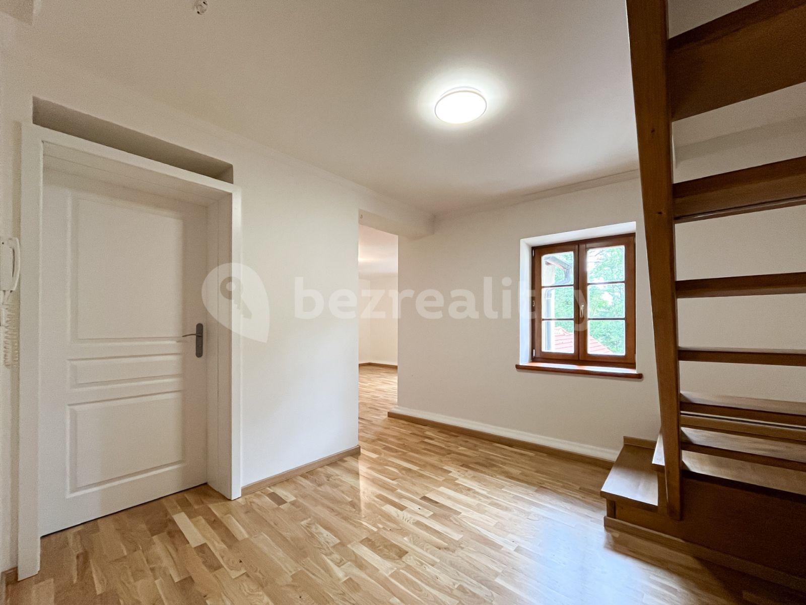 Pronájem bytu 3+kk 86 m², Pod Hradištěm, Týnec nad Sázavou, Středočeský kraj