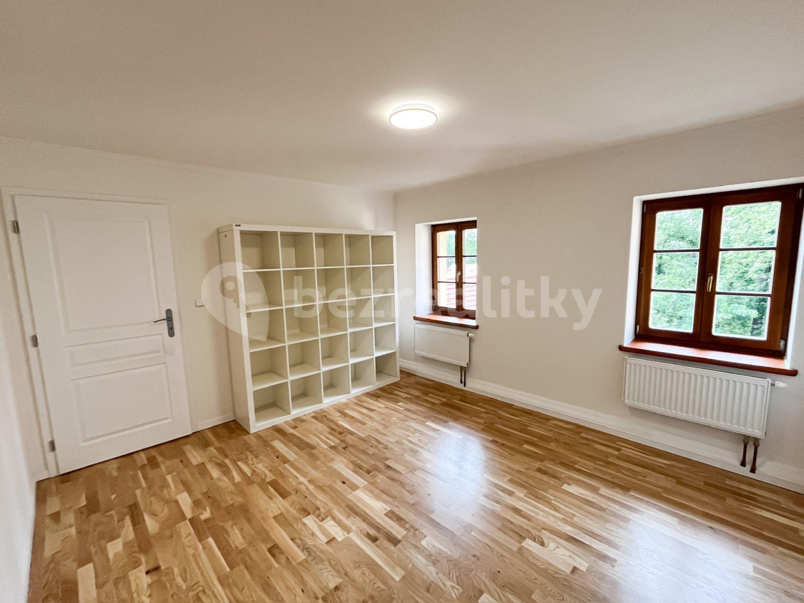 Pronájem bytu 3+kk 86 m², Pod Hradištěm, Týnec nad Sázavou, Středočeský kraj