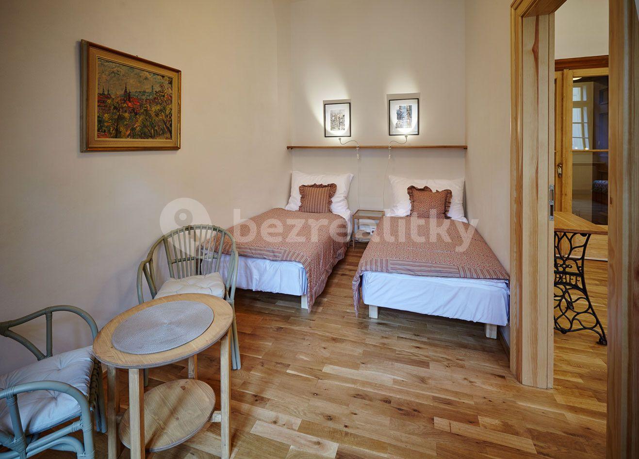 Pronájem bytu 2+kk 46 m², Míšeňská, Praha, Praha