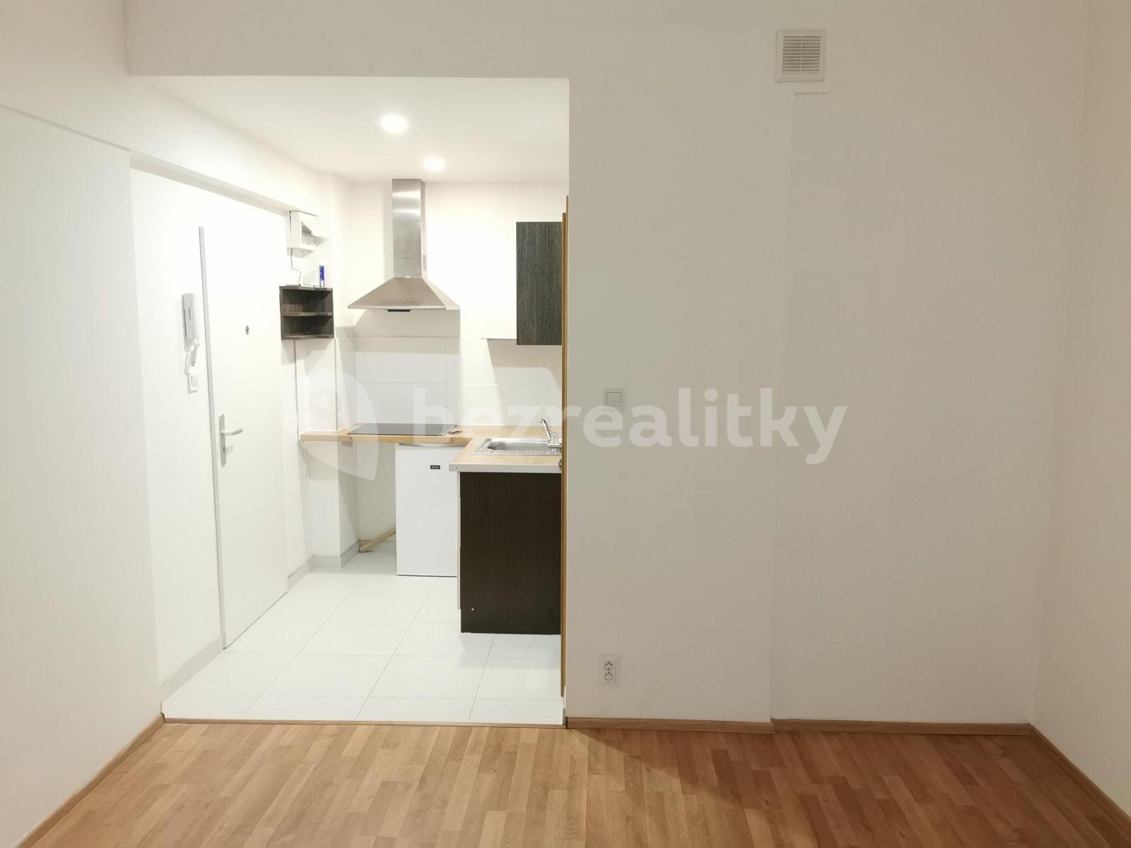 Prodej bytu 1+kk 20 m², Jakutská, Praha, Praha