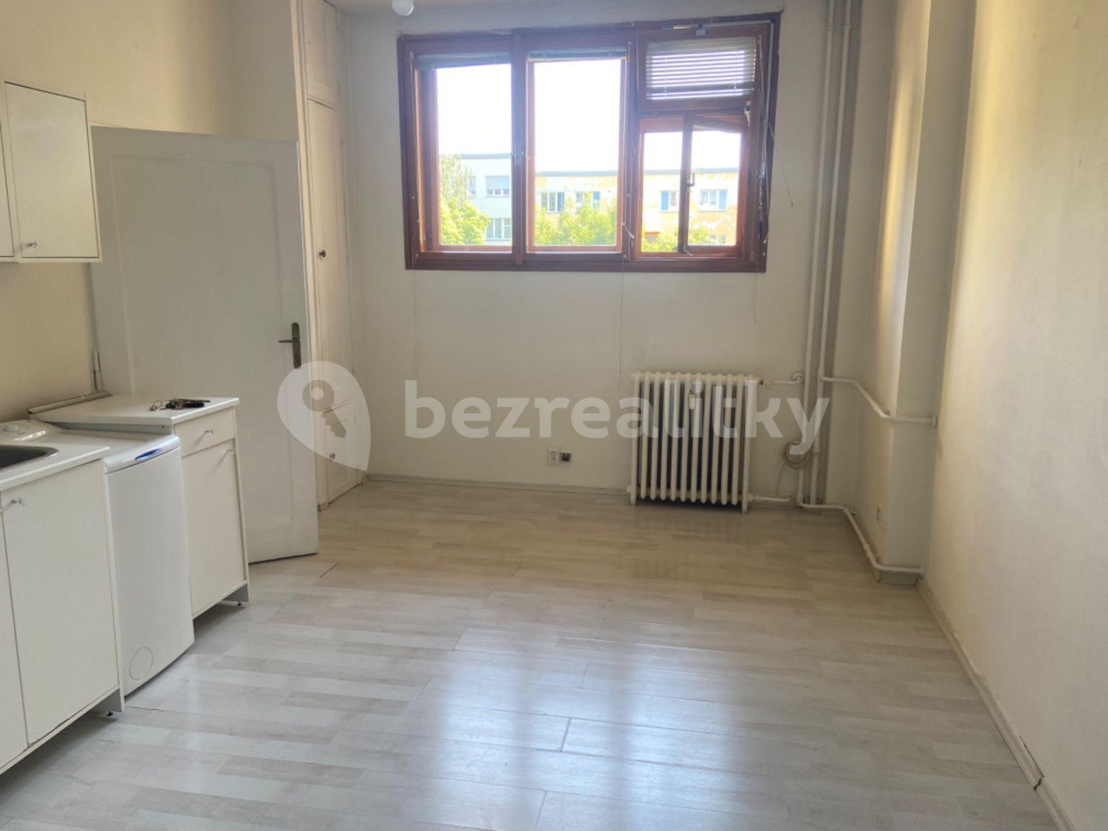 Pronájem bytu 1+kk 26 m², U Vinohradské nemocnice, Praha, Praha