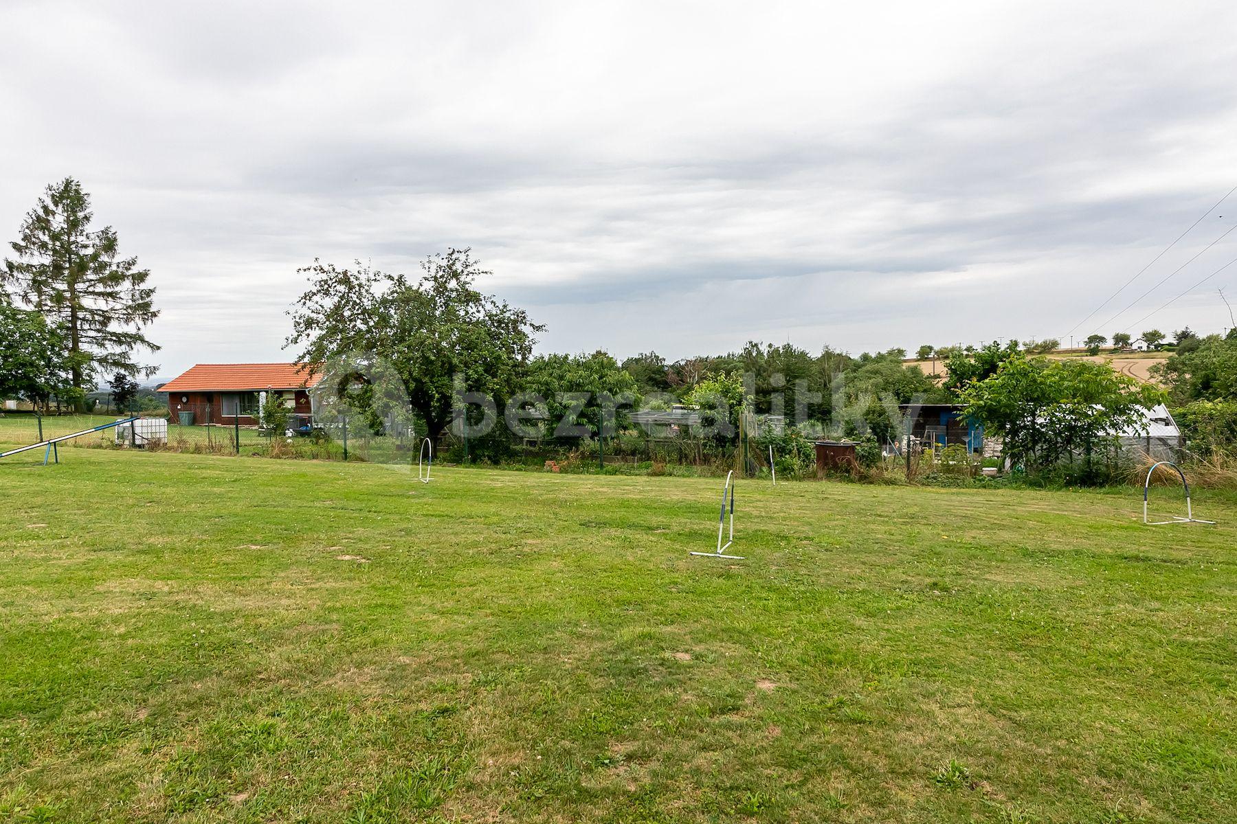 Prodej pozemku 1.800 m², Podveky, Podveky, Středočeský kraj