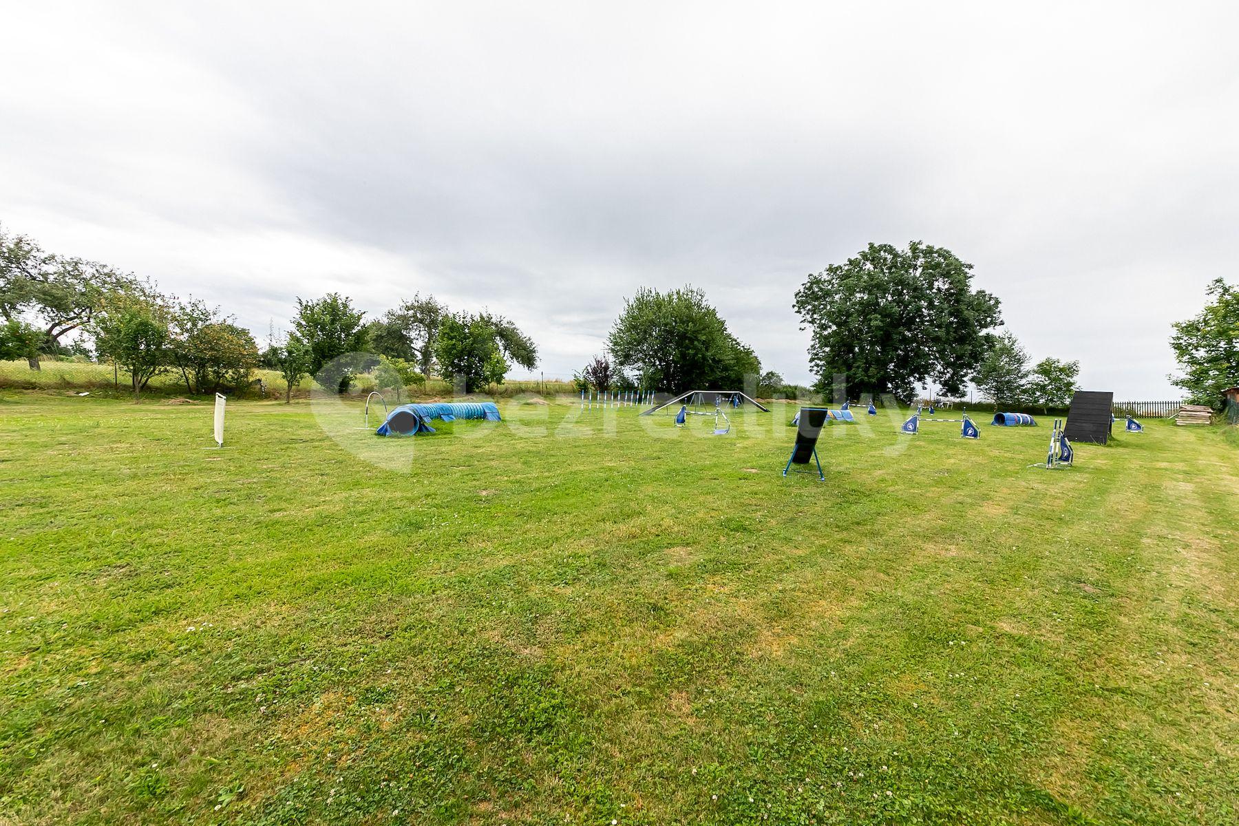 Prodej pozemku 1.800 m², Podveky, Podveky, Středočeský kraj