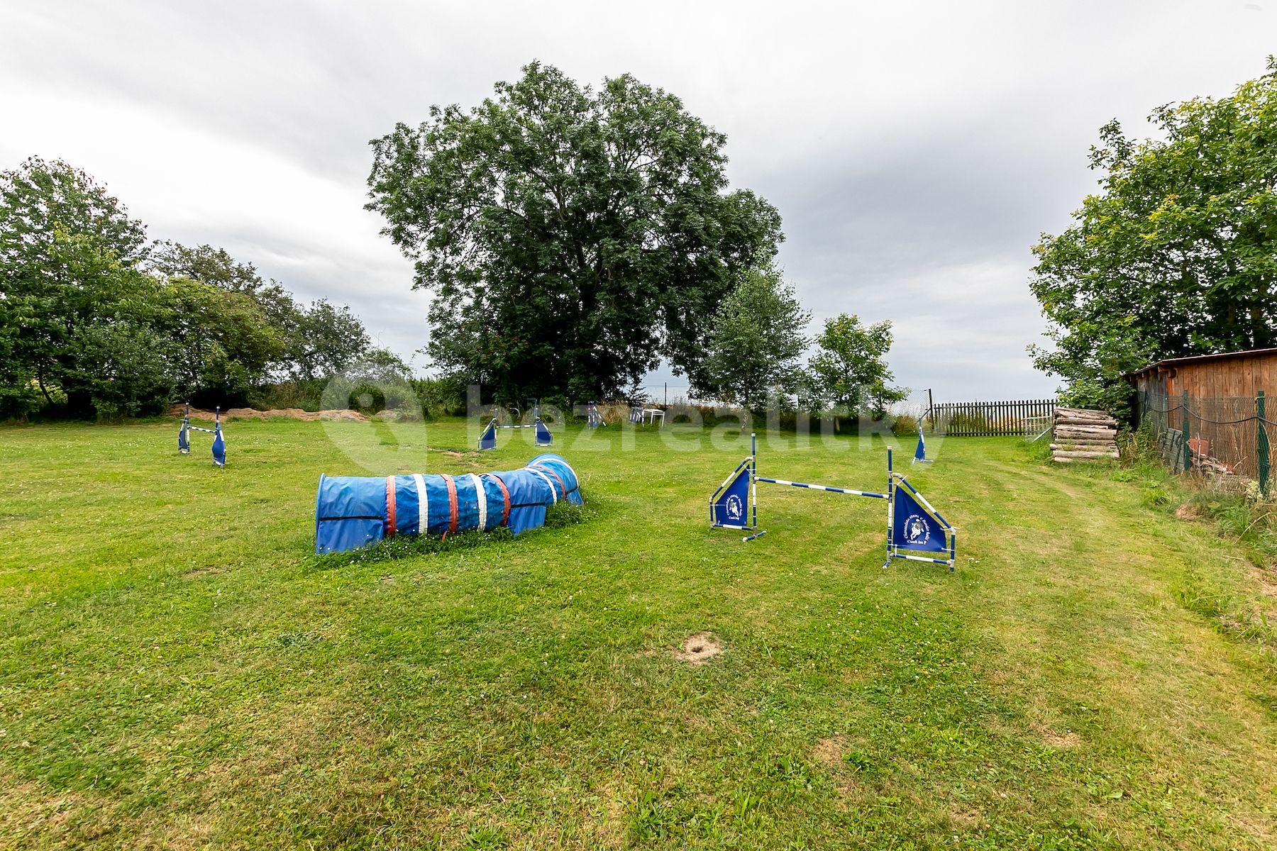 Prodej pozemku 1.800 m², Podveky, Podveky, Středočeský kraj