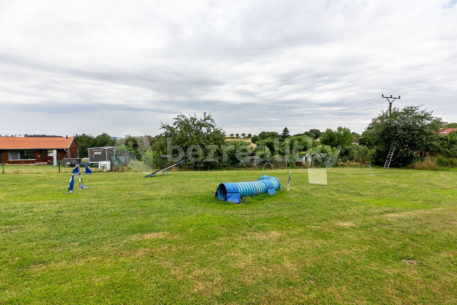 Prodej pozemku 1.800 m², Podveky, Podveky, Středočeský kraj