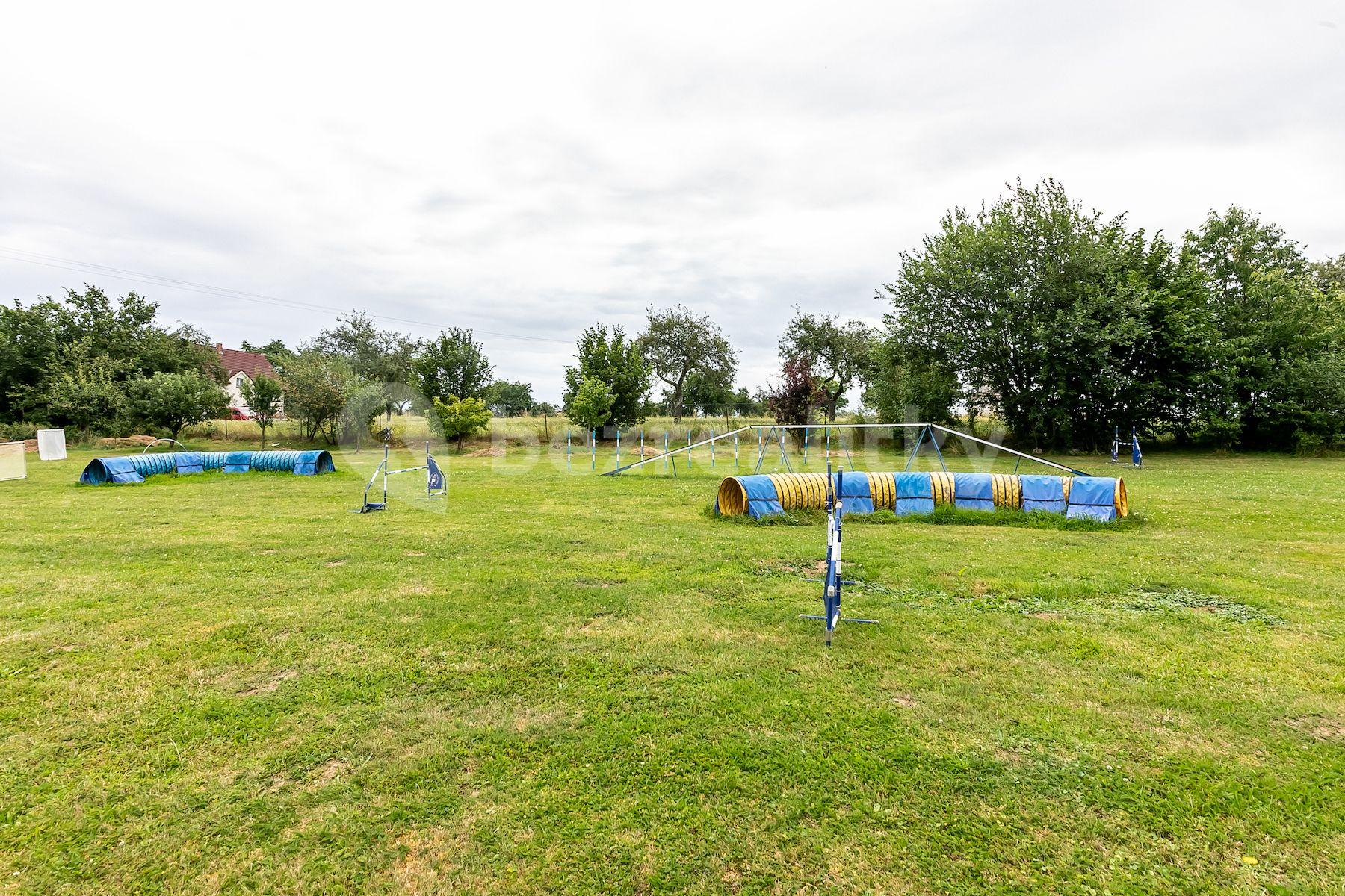 Prodej pozemku 1.800 m², Podveky, Podveky, Středočeský kraj