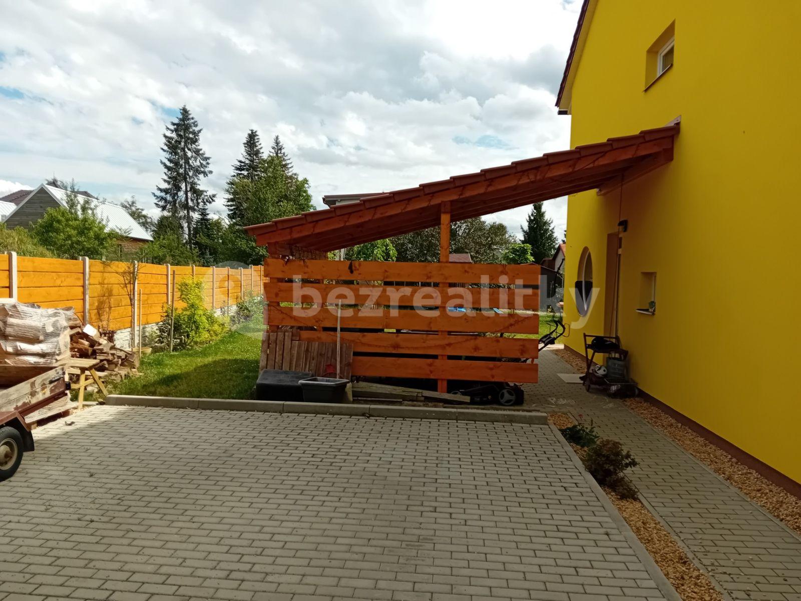 Pronájem domu 157 m², pozemek 573 m², Lipová, Sulice, Středočeský kraj