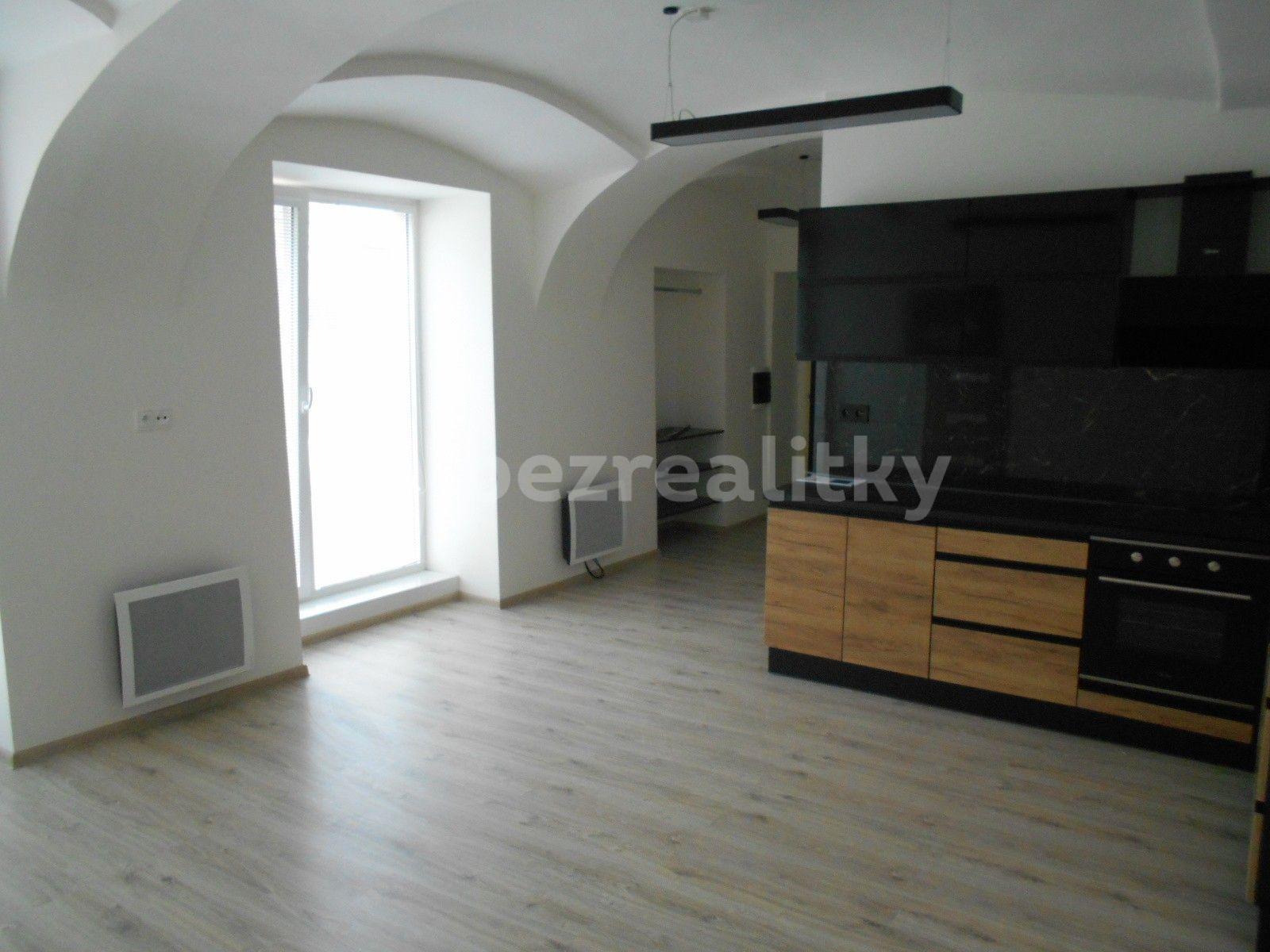 Pronájem bytu 2+kk 57 m², Česká, Louny, Ústecký kraj