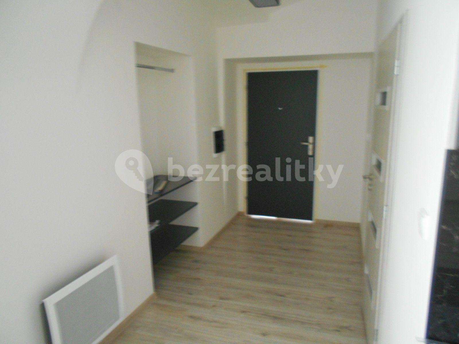 Pronájem bytu 2+kk 57 m², Česká, Louny, Ústecký kraj