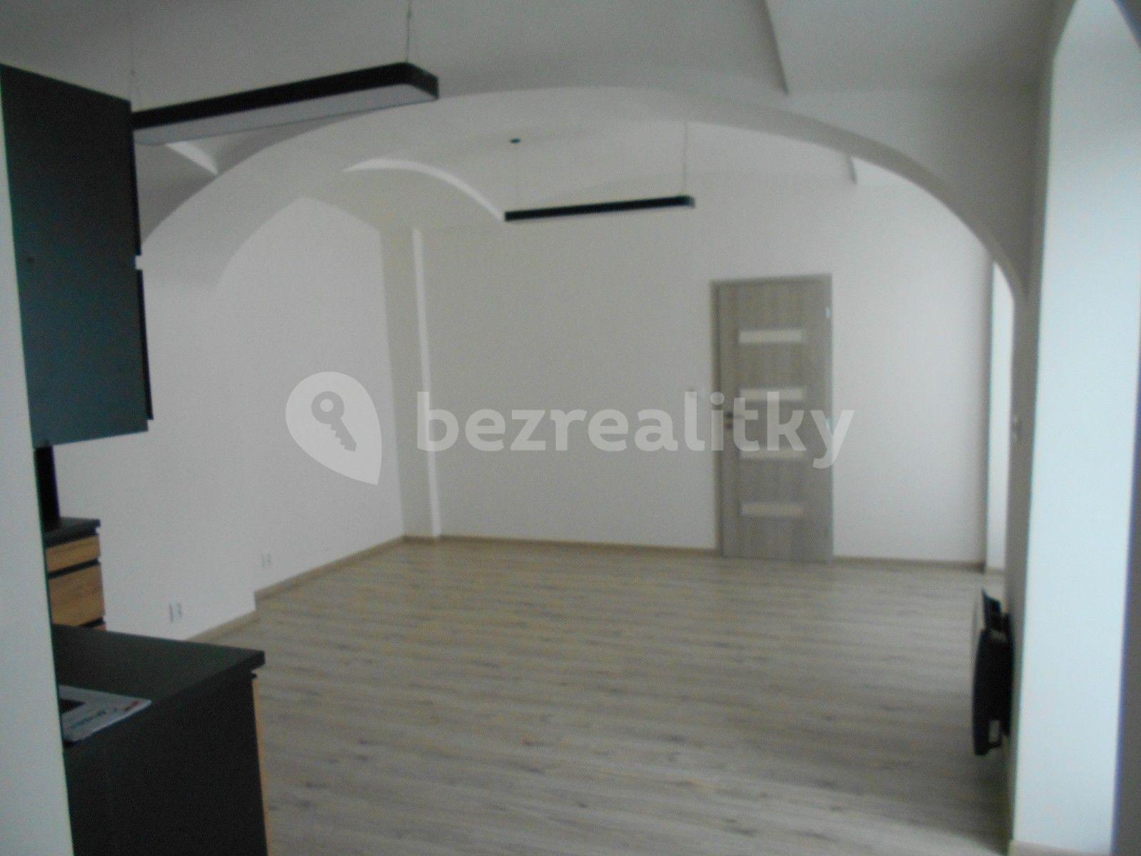 Pronájem bytu 2+kk 57 m², Česká, Louny, Ústecký kraj