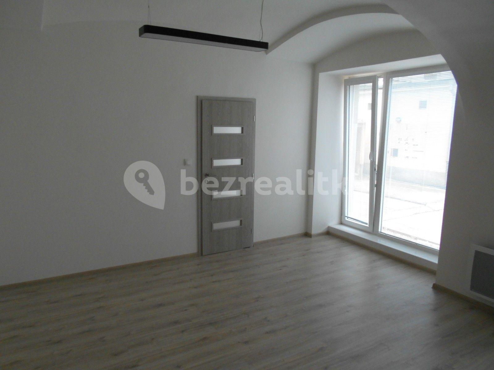 Pronájem bytu 2+kk 57 m², Česká, Louny, Ústecký kraj