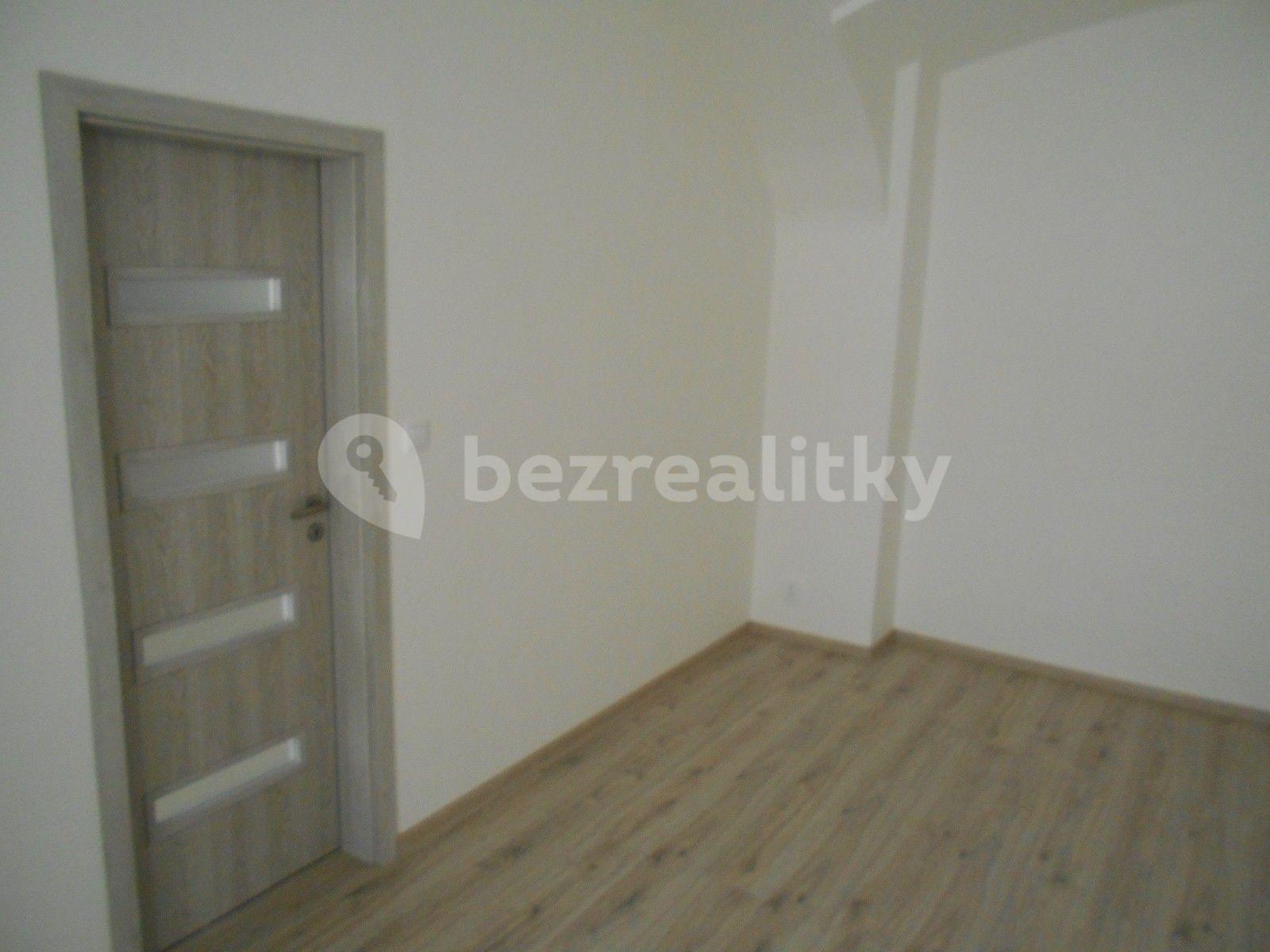 Pronájem bytu 2+kk 57 m², Česká, Louny, Ústecký kraj