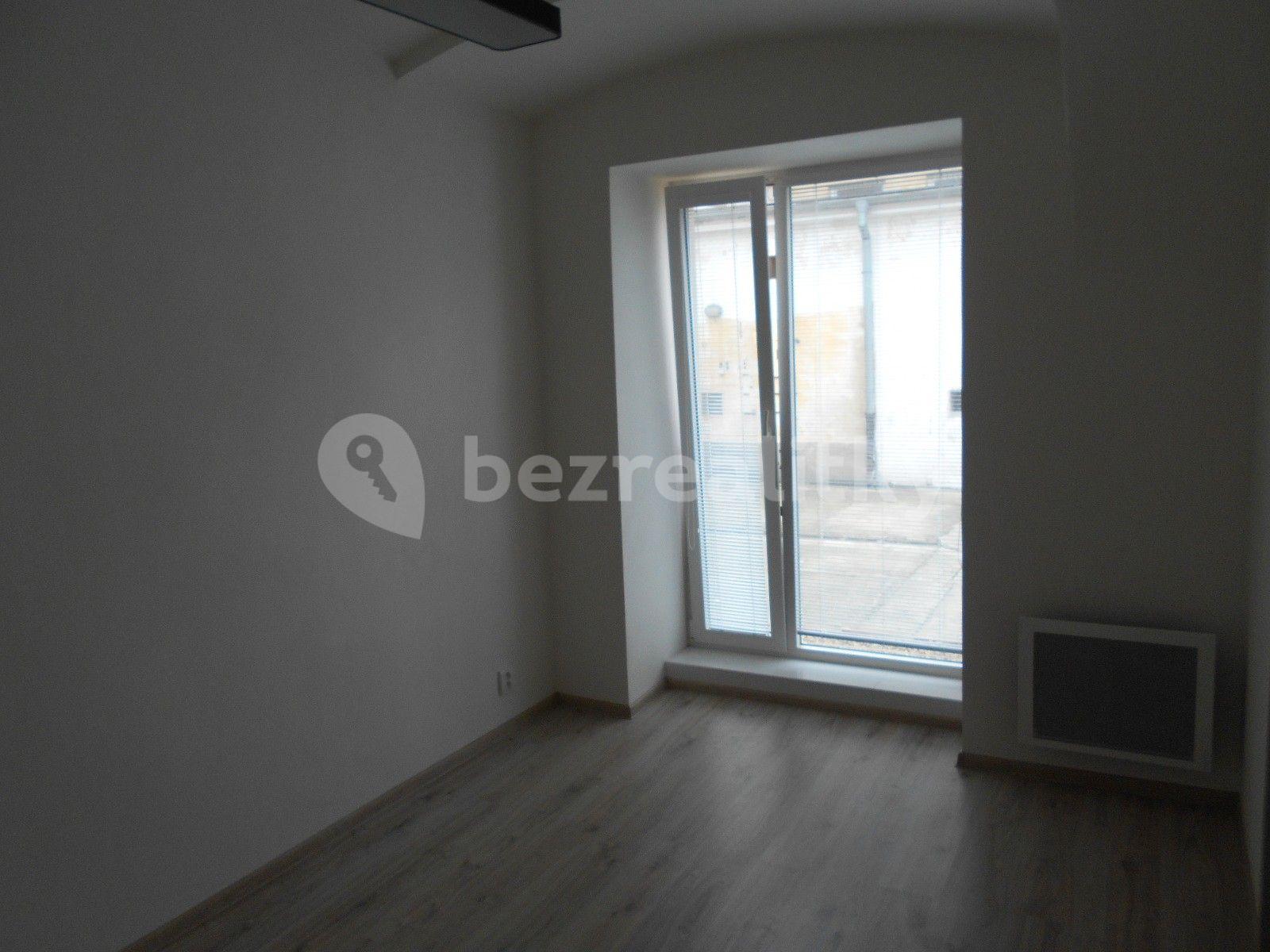 Pronájem bytu 2+kk 57 m², Česká, Louny, Ústecký kraj