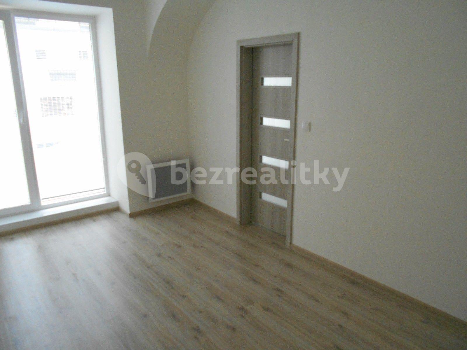 Pronájem bytu 2+kk 57 m², Česká, Louny, Ústecký kraj