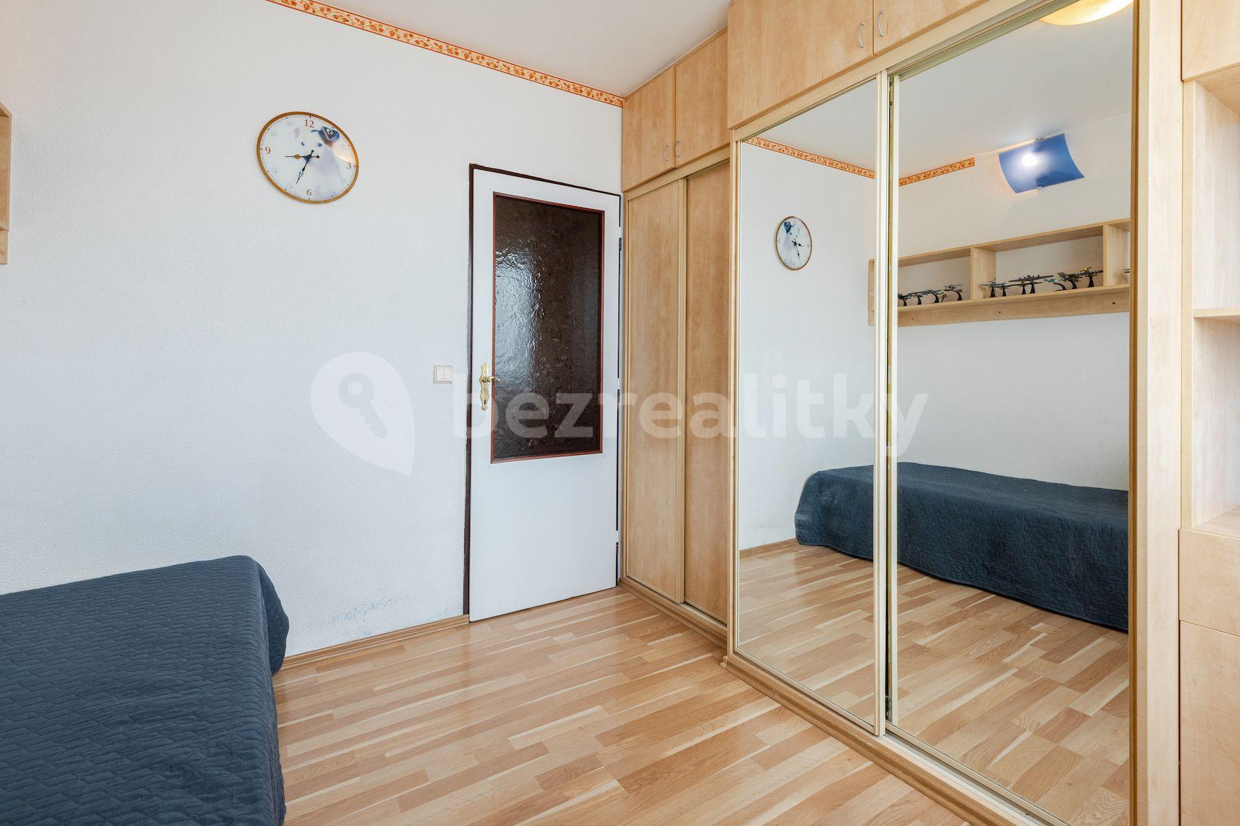 Prodej bytu 3+1 70 m², Střekovská, Praha, Praha