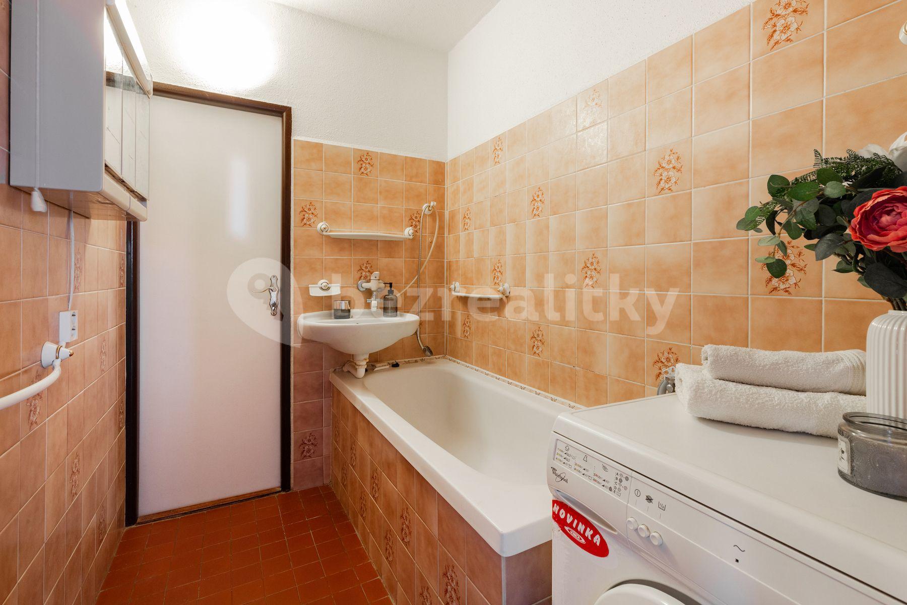 Prodej bytu 3+1 70 m², Střekovská, Praha, Praha