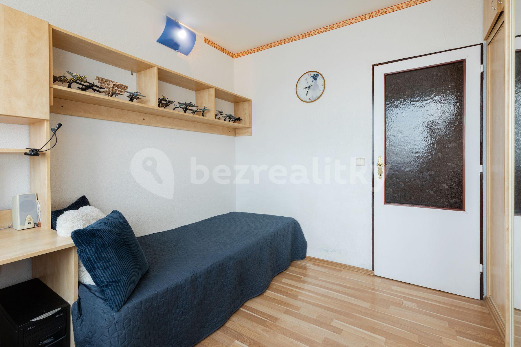 Prodej bytu 3+1 70 m², Střekovská, Praha, Praha