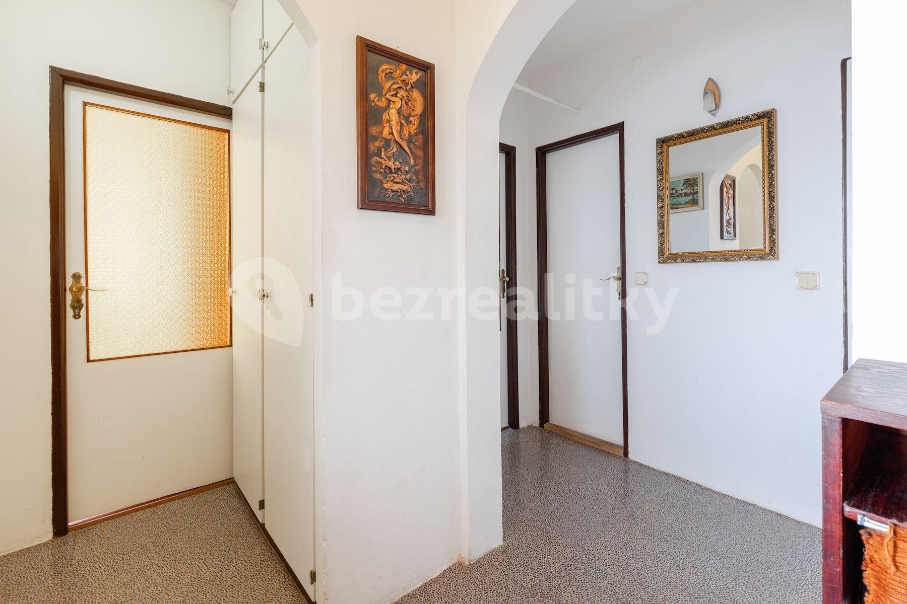 Prodej bytu 3+1 70 m², Střekovská, Praha, Praha