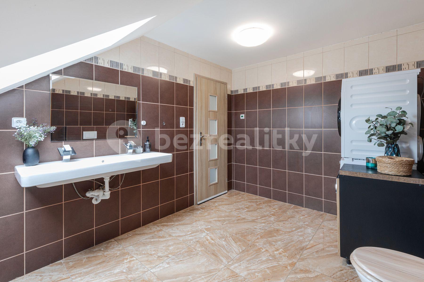 Prodej domu 122 m², pozemek 947 m², U Lékárny, Horní Beřkovice, Ústecký kraj