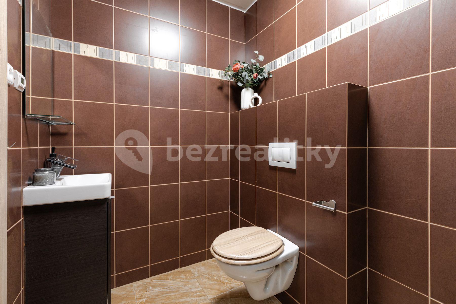 Prodej domu 122 m², pozemek 947 m², U Lékárny, Horní Beřkovice, Ústecký kraj