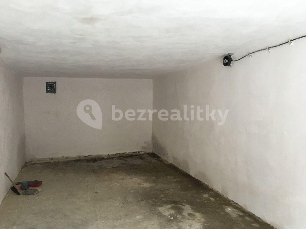 Prodej garáže 22 m², Evropská, Praha, Praha