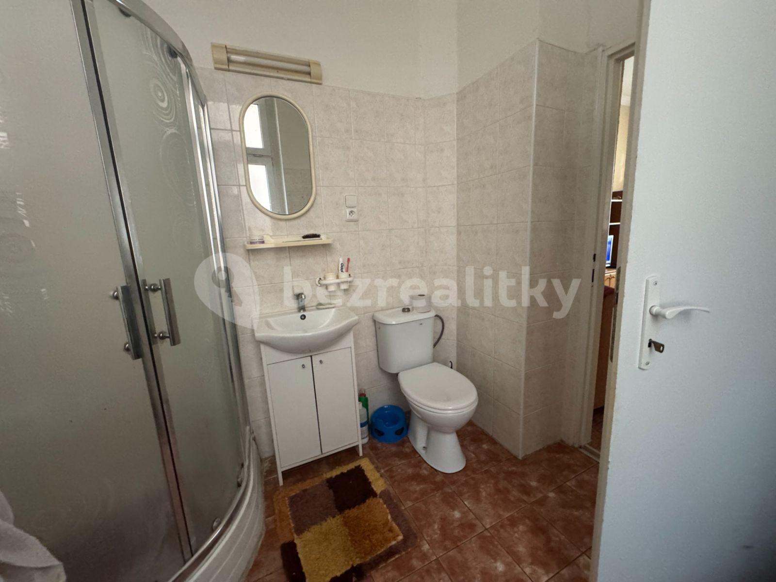 Prodej bytu 3+1 74 m², Vřídelní, Karlovy Vary, Karlovarský kraj