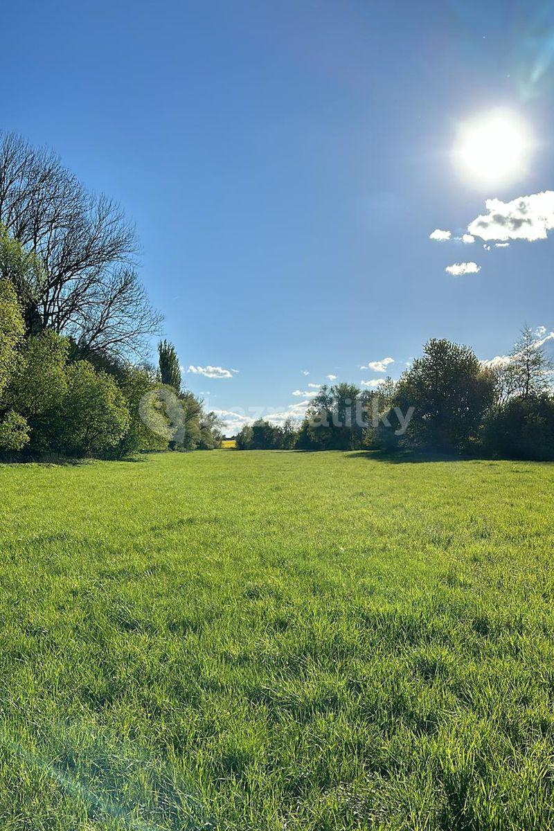 Prodej pozemku 2.100 m², Dolany, Dolany, Středočeský kraj