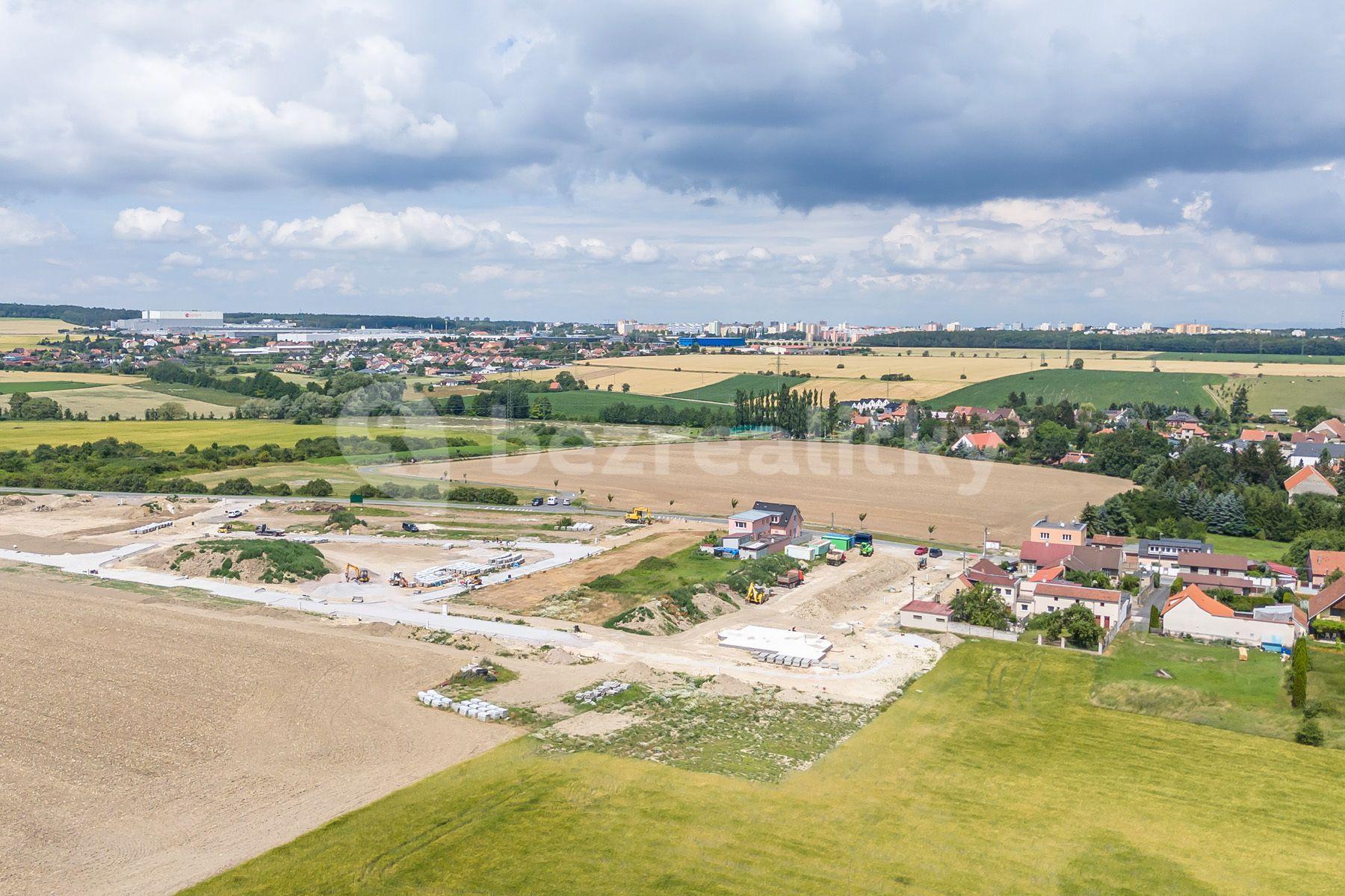 Prodej pozemku 2.100 m², Dolany, Dolany, Středočeský kraj