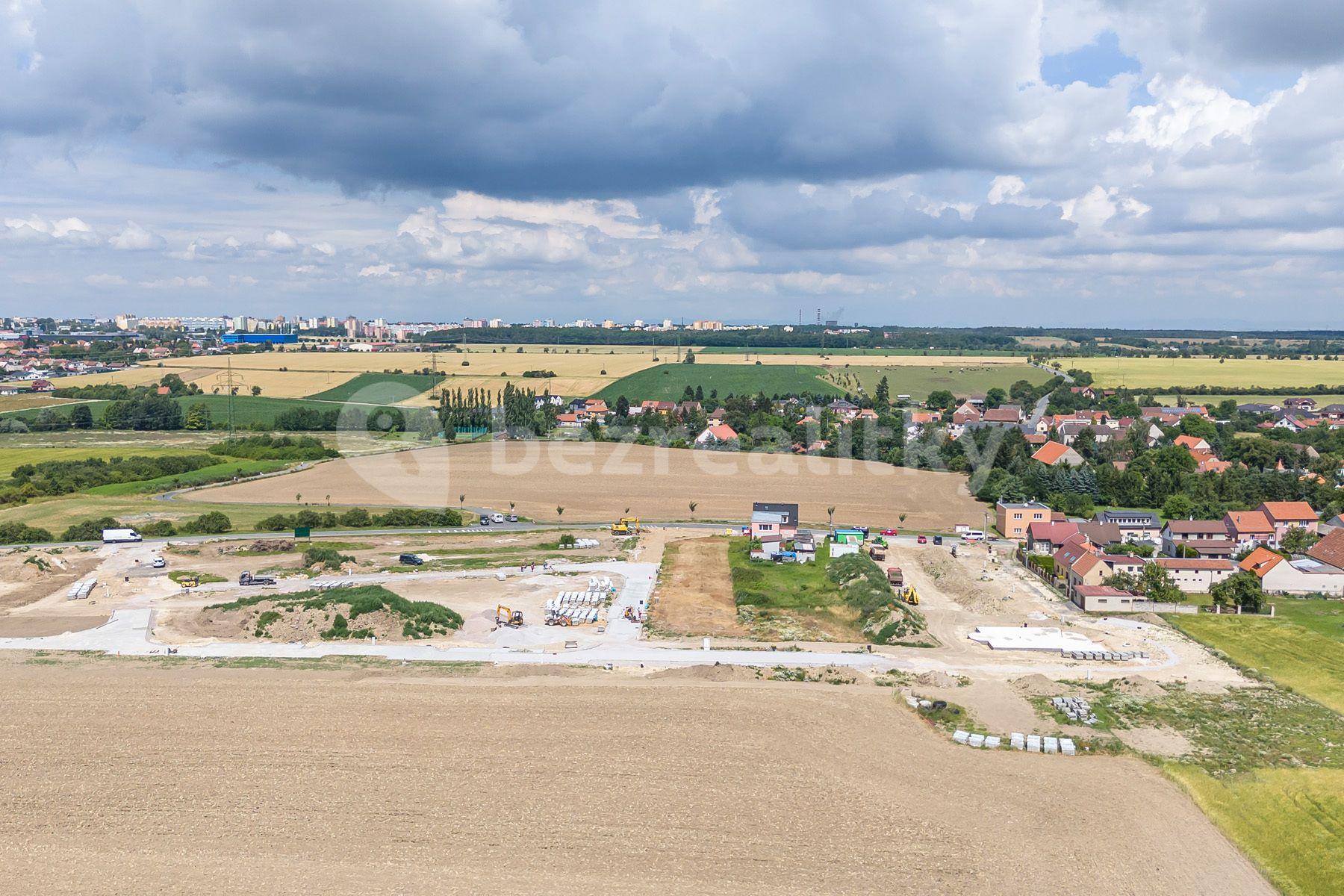 Prodej pozemku 2.100 m², Dolany, Dolany, Středočeský kraj