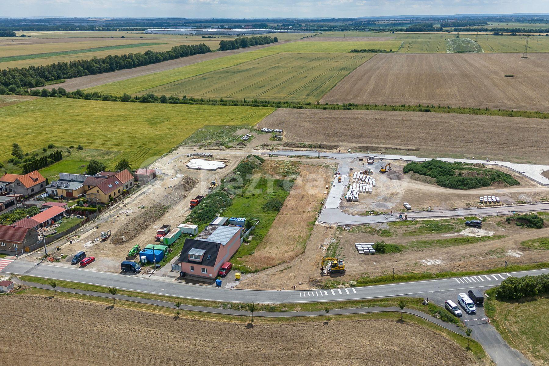 Prodej pozemku 2.100 m², Dolany, Dolany, Středočeský kraj