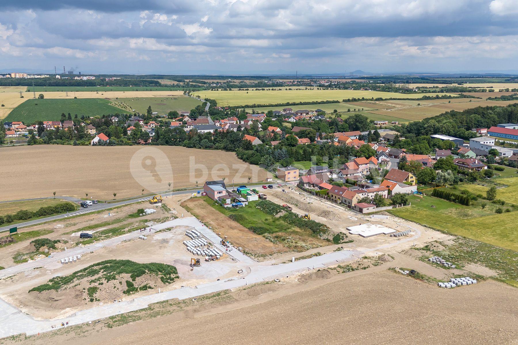 Prodej pozemku 2.100 m², Dolany, Dolany, Středočeský kraj