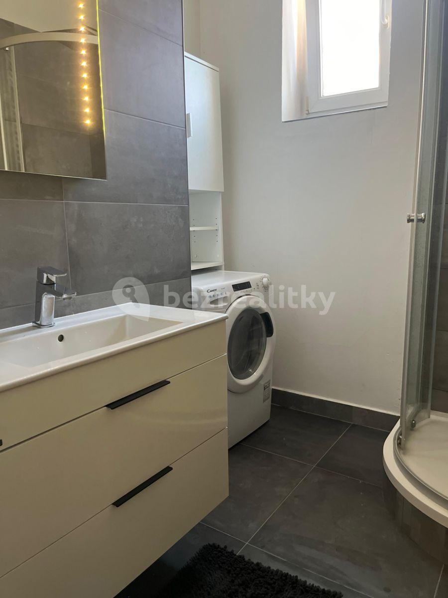 Pronájem bytu 2+kk 44 m², Amálská, Kladno, Středočeský kraj