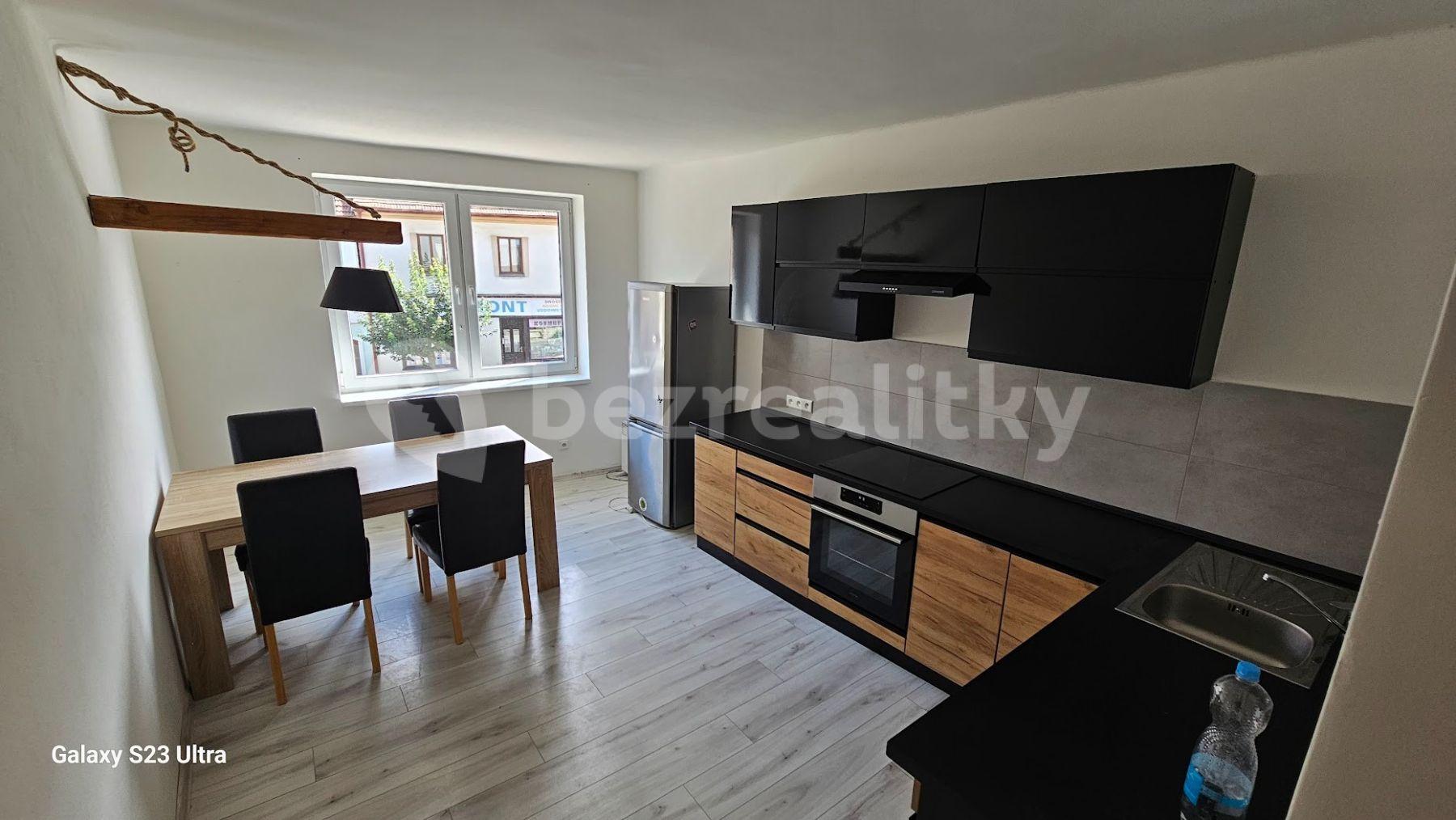 Prodej bytu 3+1 84 m², Husovo náměstí, Mladá Vožice, Jihočeský kraj