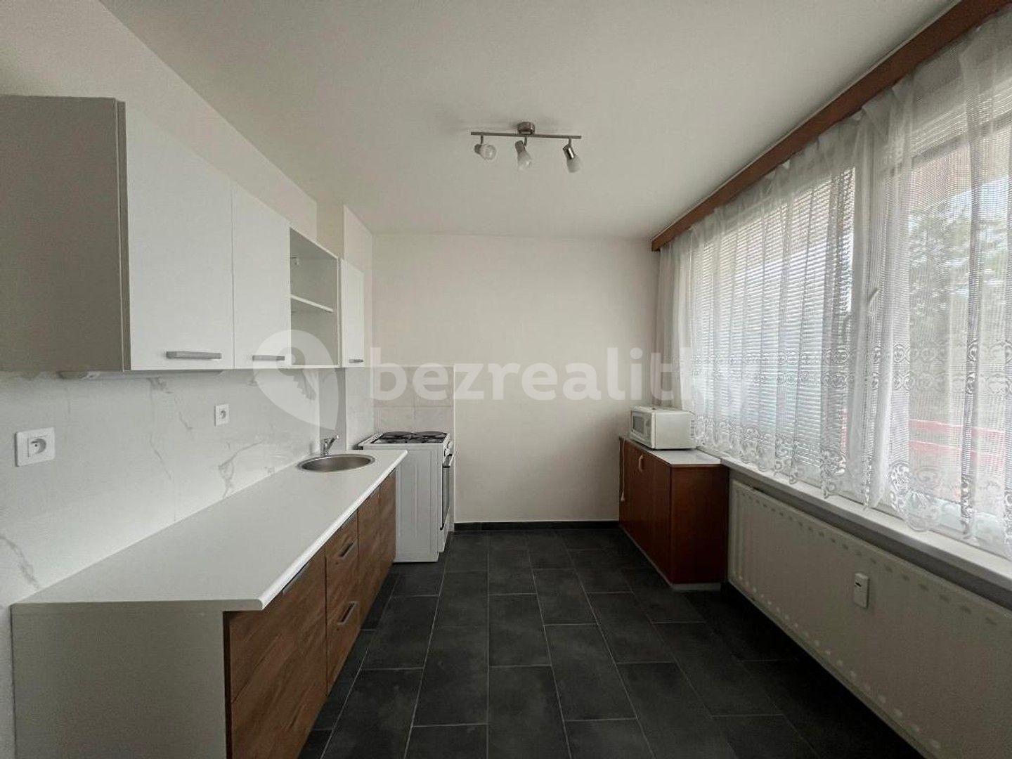 Pronájem bytu 3+1 74 m², Brožíkova, Pardubice, Pardubický kraj